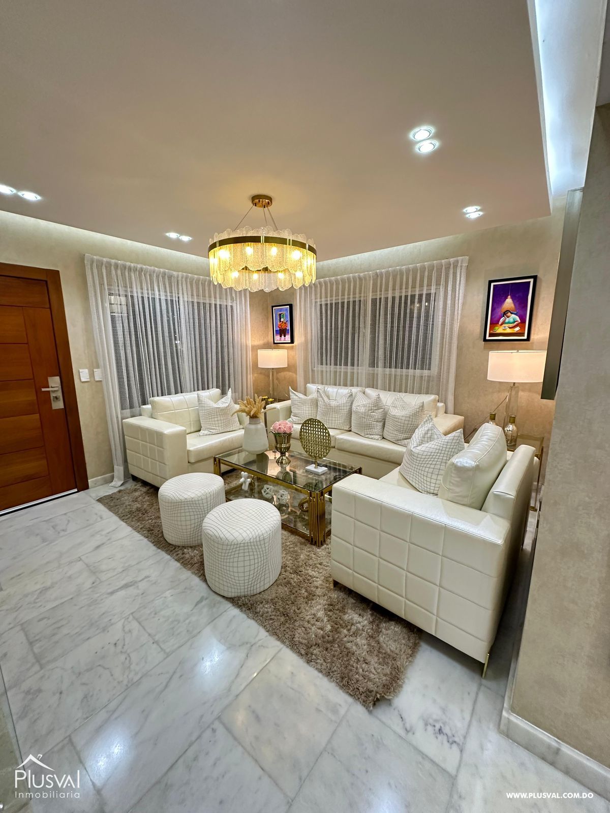 Casa en venta en Santo Domingo Este, 3 niveles de lujo y confort 401368