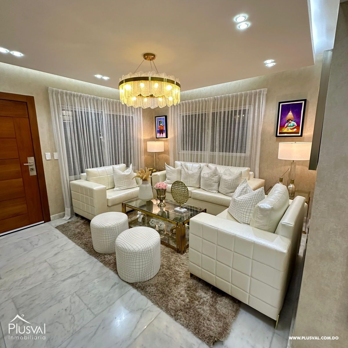 Casa en venta en Santo Domingo Este, 3 niveles de lujo y confort 401368