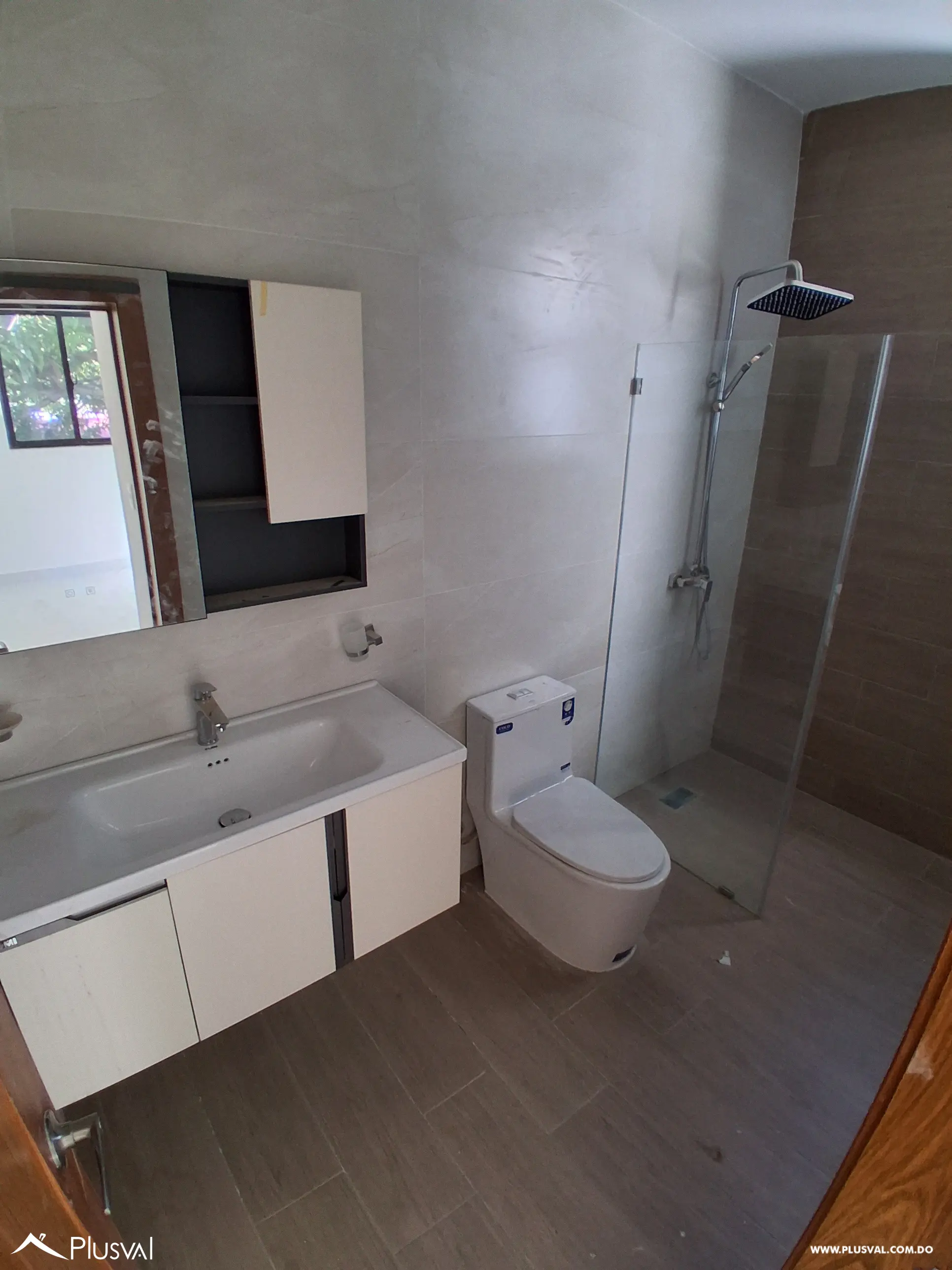 Casa Nueva y Moderna en Residencial Cerrado con Acceso Inmediato a la Circunvalación Norte 485021