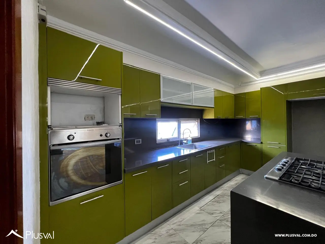 Penthouse de 3 Niveles en Venta en Alma Rosa I con Vista al Mar y Amplios Espacios – Santo Domingo Este 474784