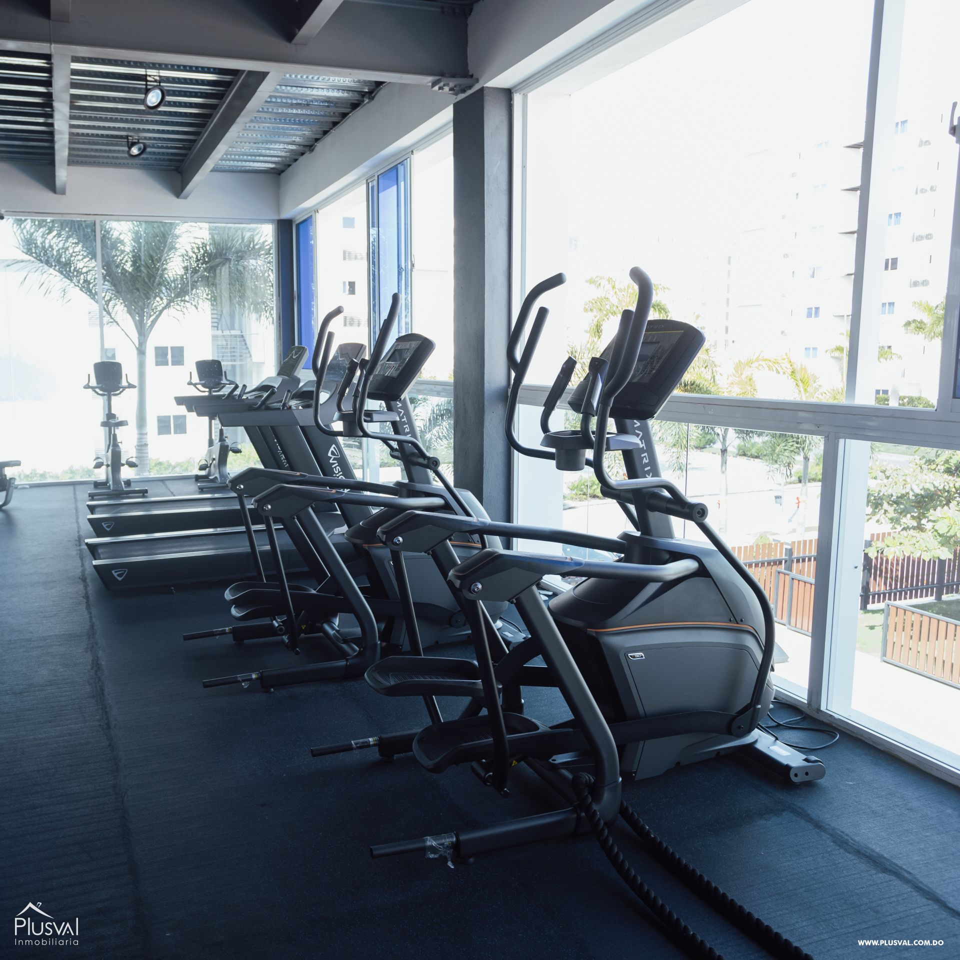 Hermoso y amplio apartamento totalmente amueblado. 355027