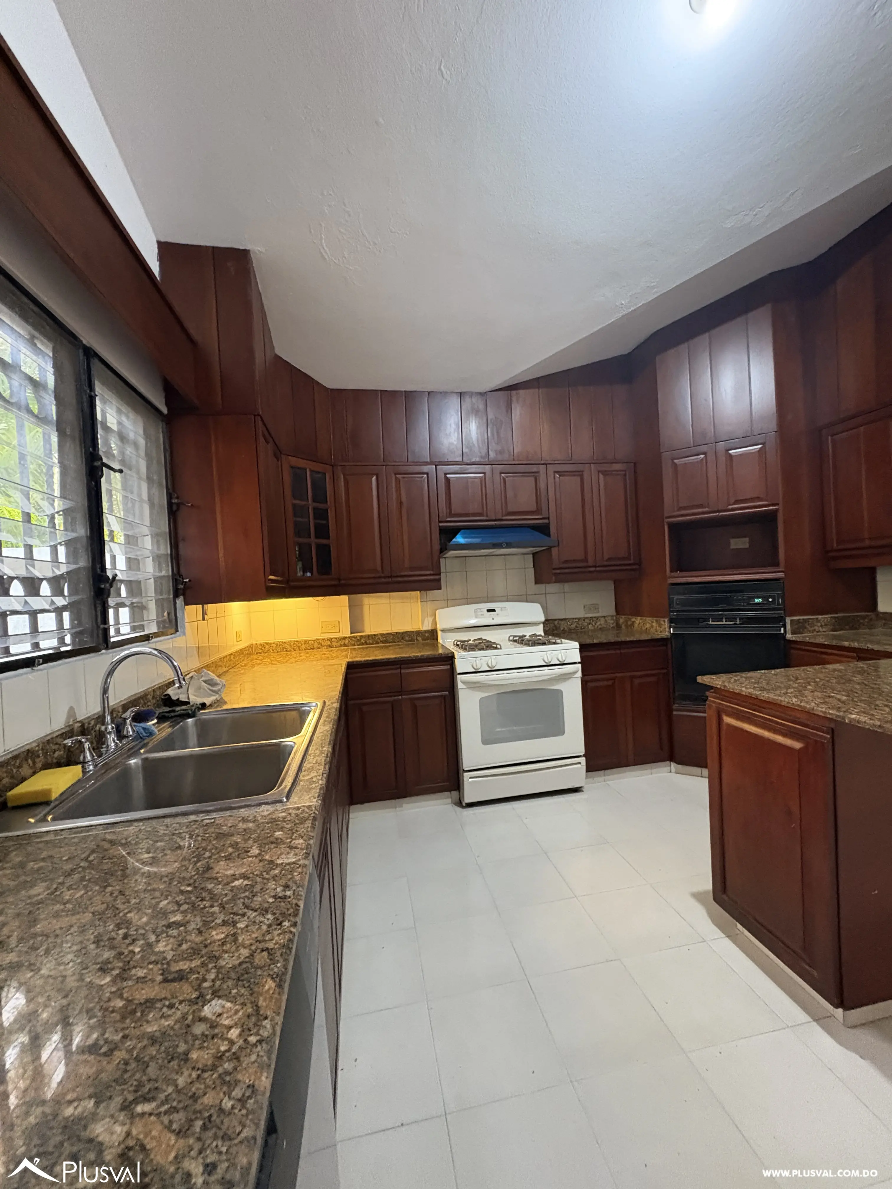 Casa en venta en Altos de Arroyo Hondo III con piscina y hermosa vista. 467013