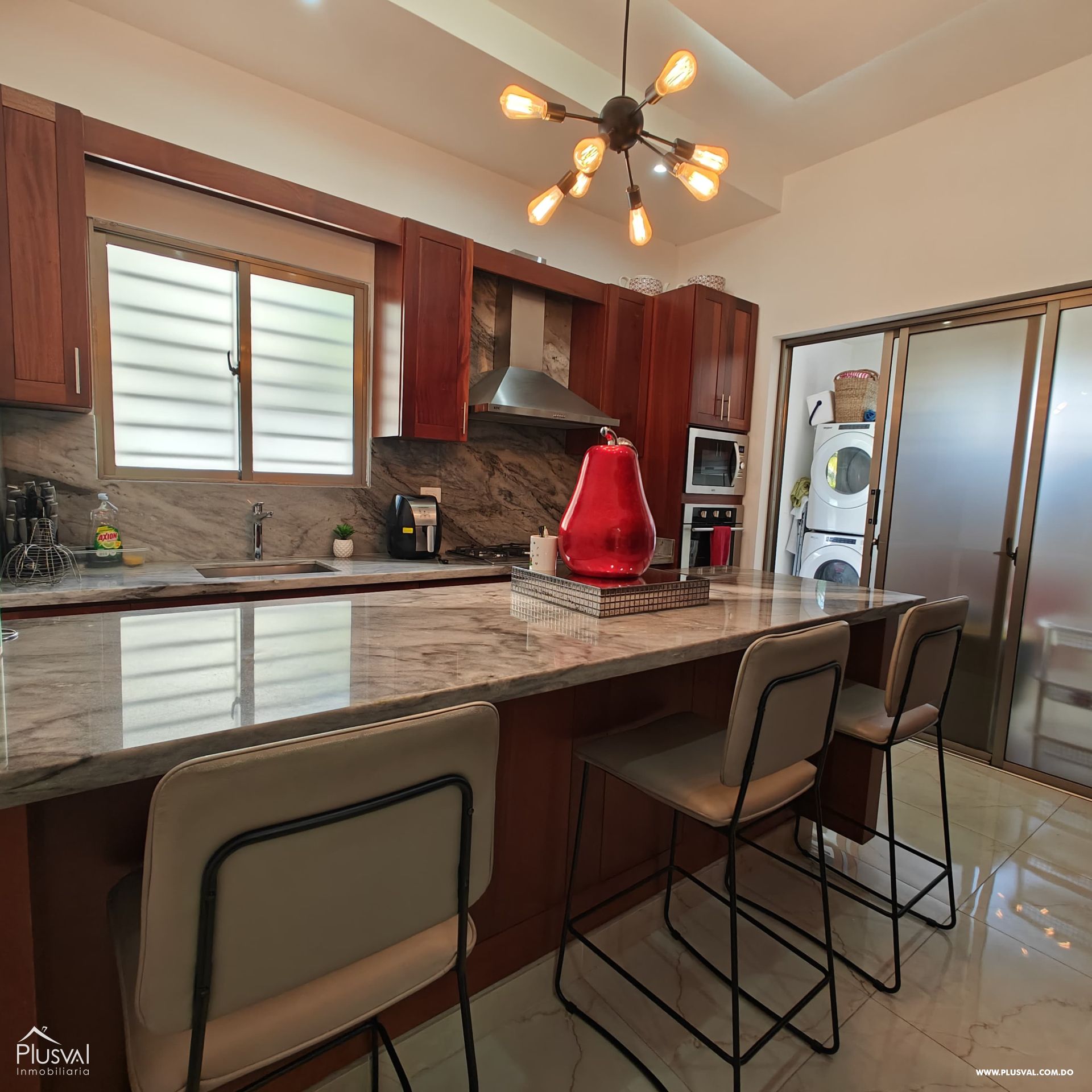 Venta de  Casa con Piscina en Los Robles, La Vega. 410926