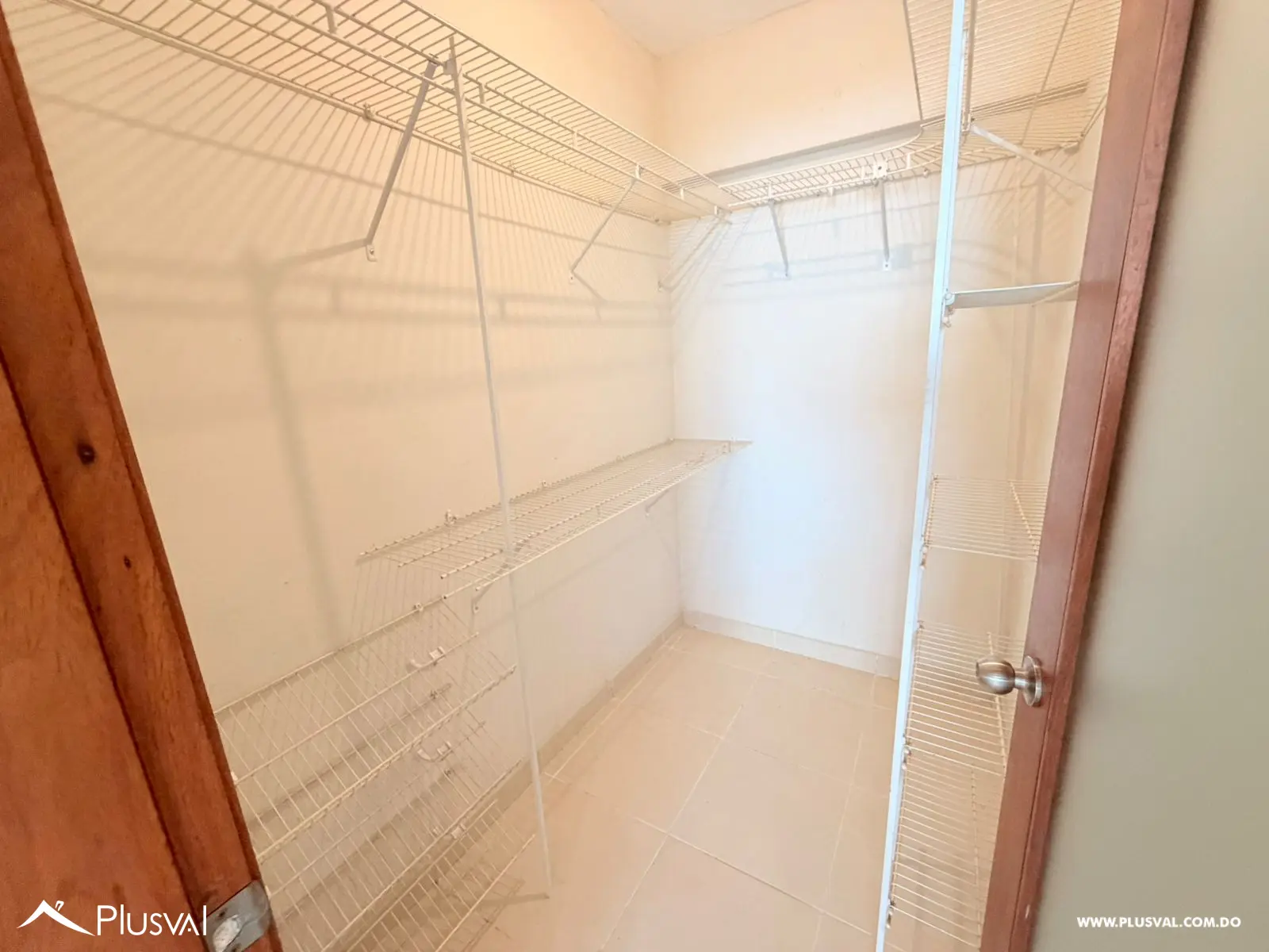 Encantador Apartamento en Aquiler en Evaristo Morales 497417