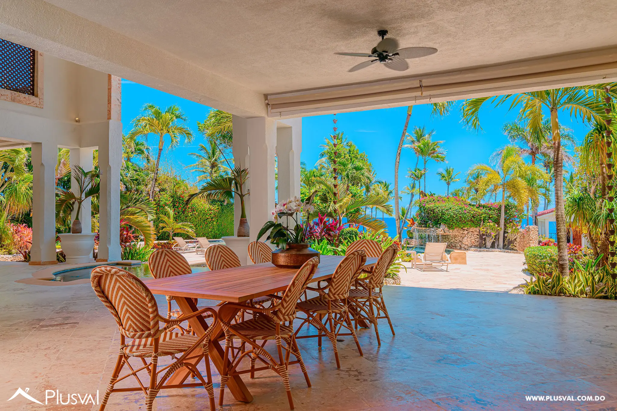 Preciosa Villa en venta. primera línea de playa en Cabrera 476743