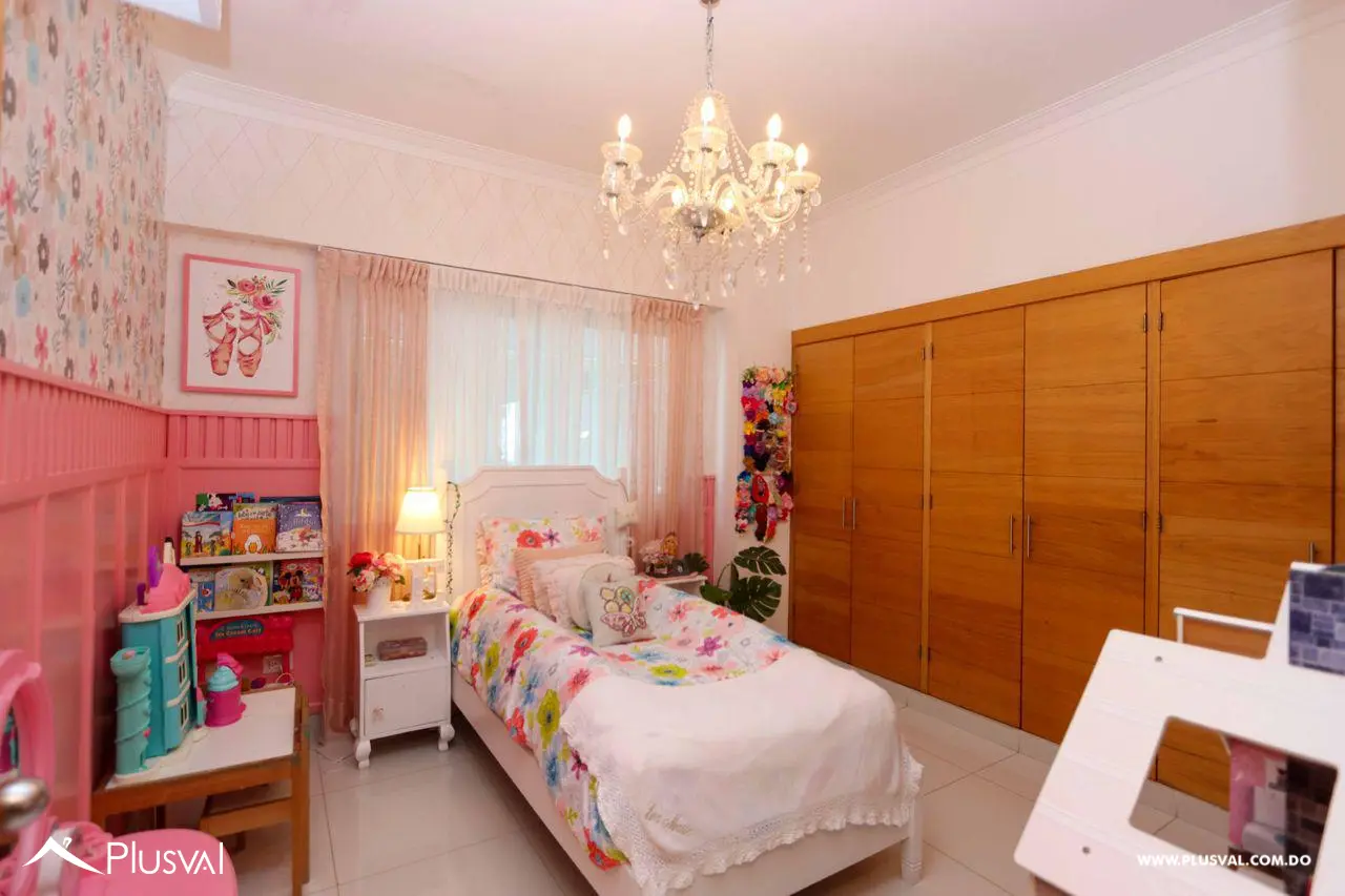 Amplio apartamento en venta en Piantini 460046