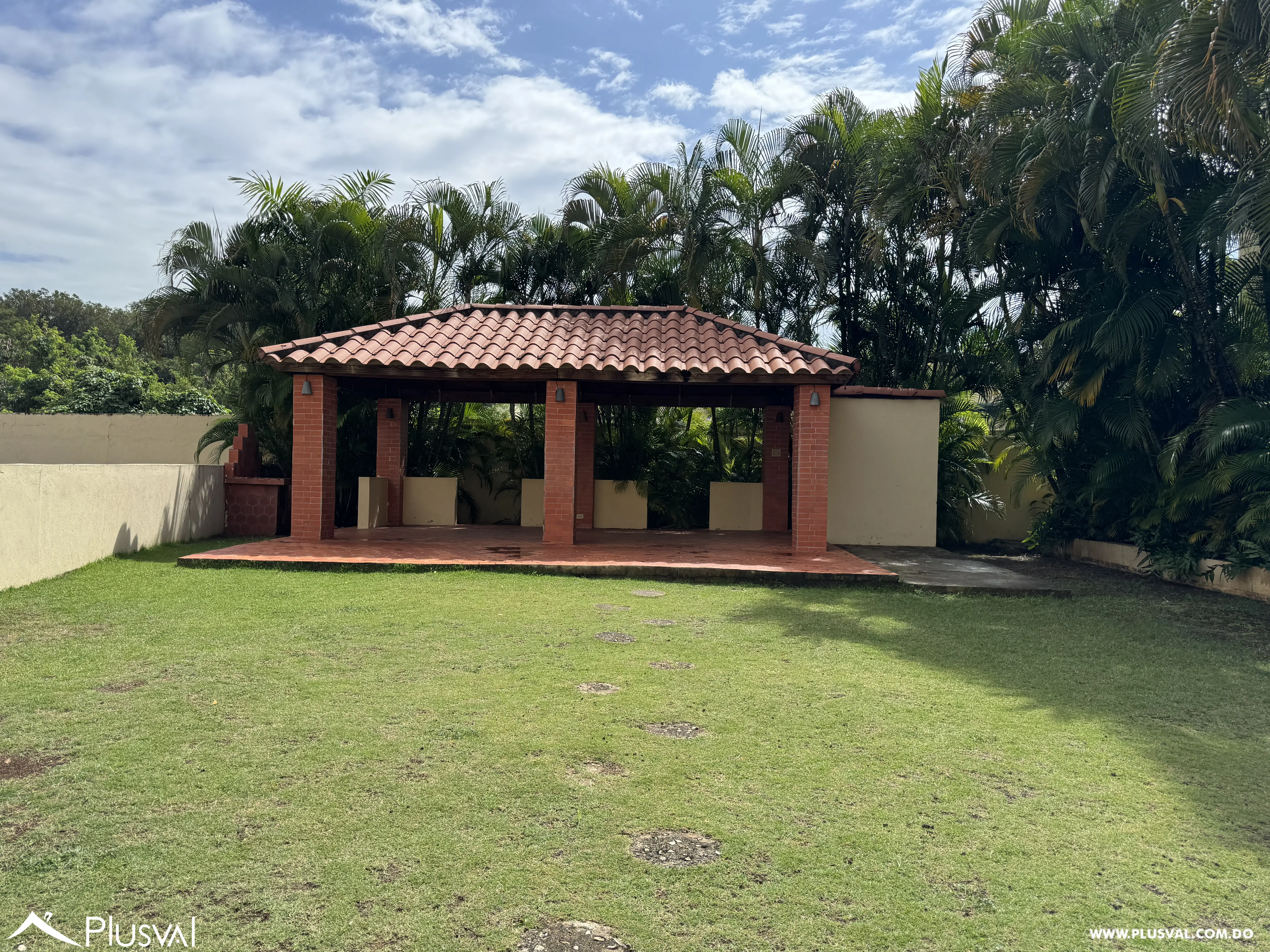 Apartamento en venta en Las Praderas con 3 habitaciones en residencial cerrado 495535