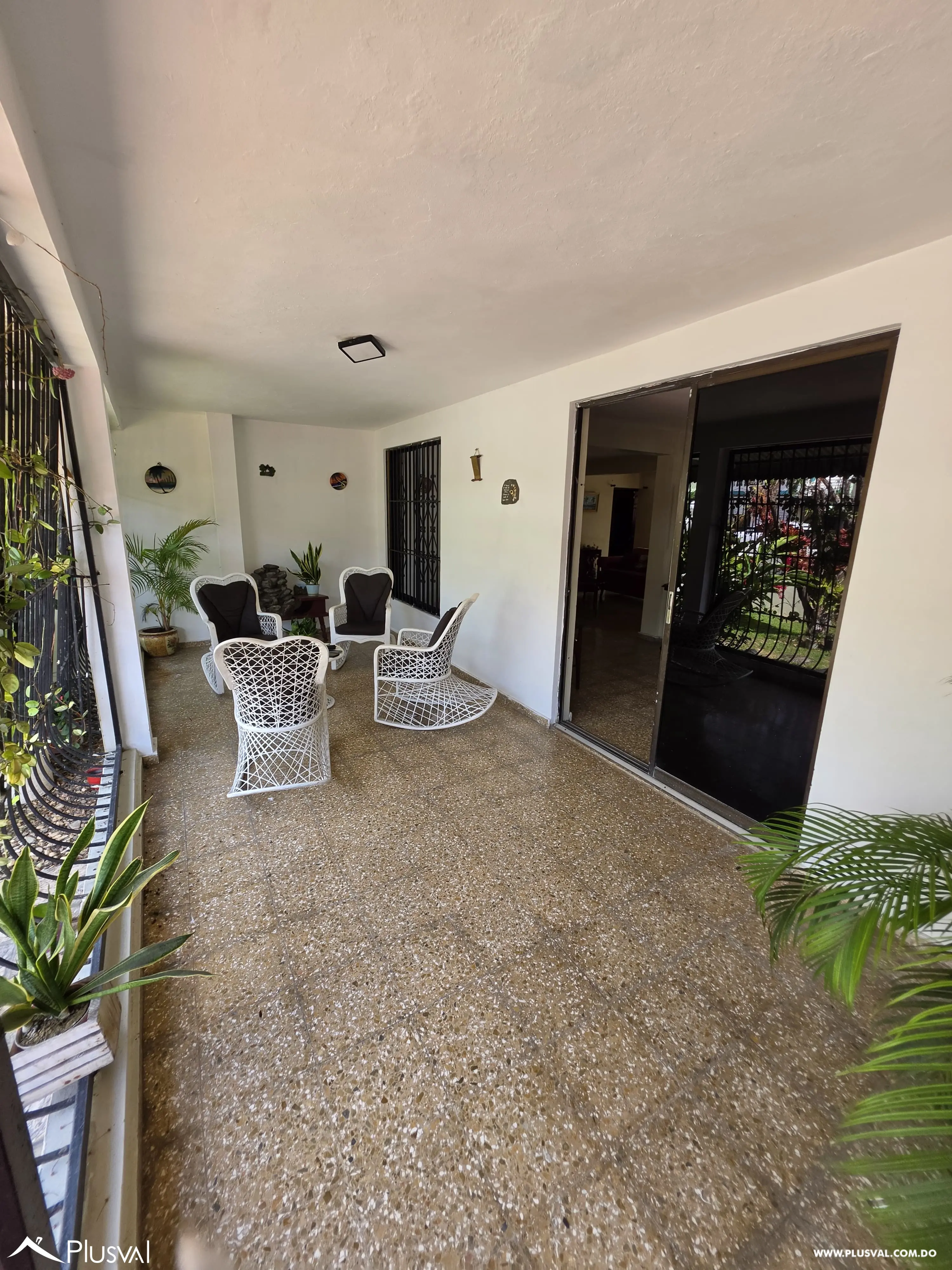 Casa en Venta con Gran Potencial Comercial Próxima a Sabana Larga en Ensanche Ozama 499354