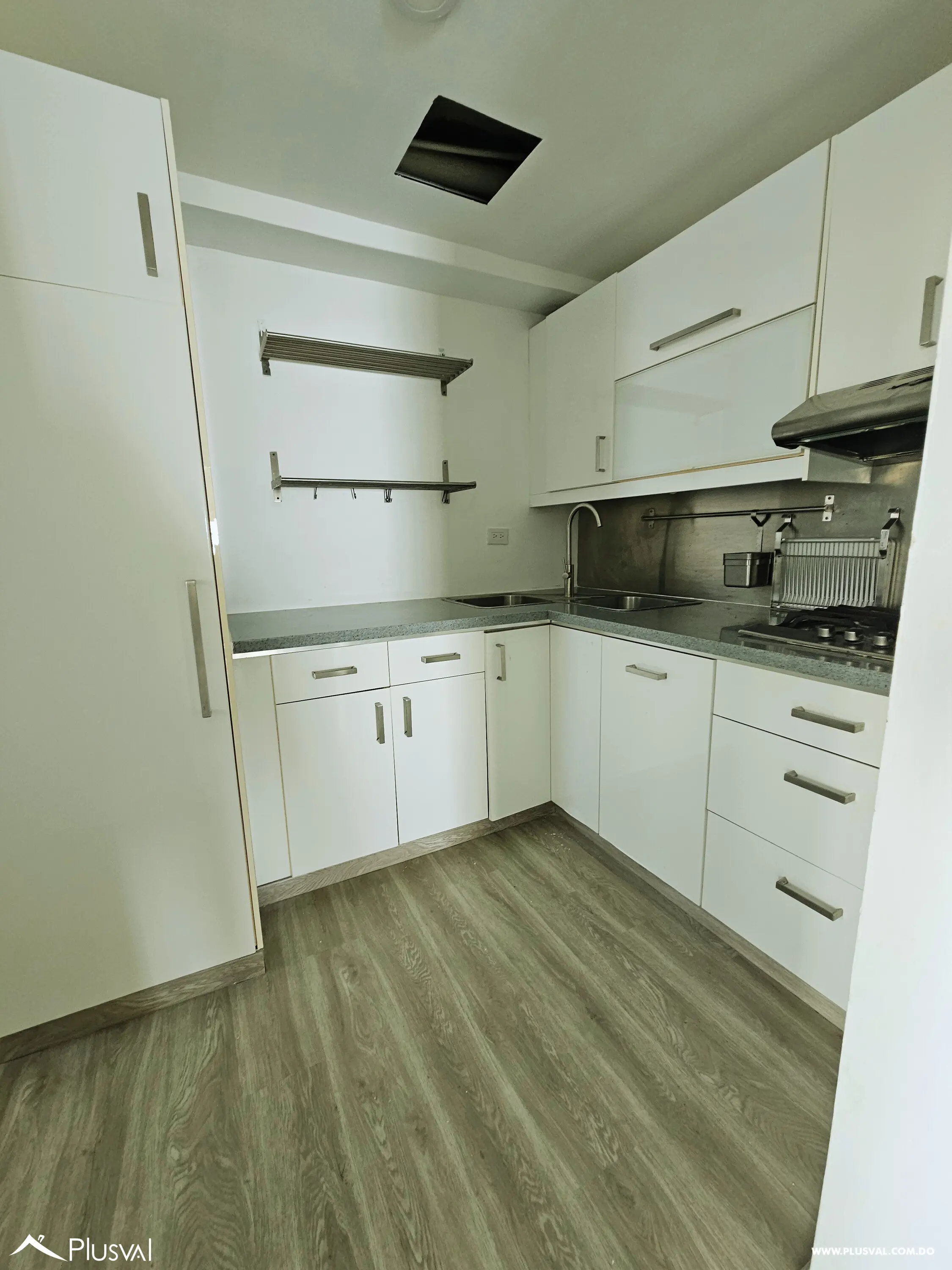 Apartamento con hermosa vista desde el balcón de la habitación principal. 490465