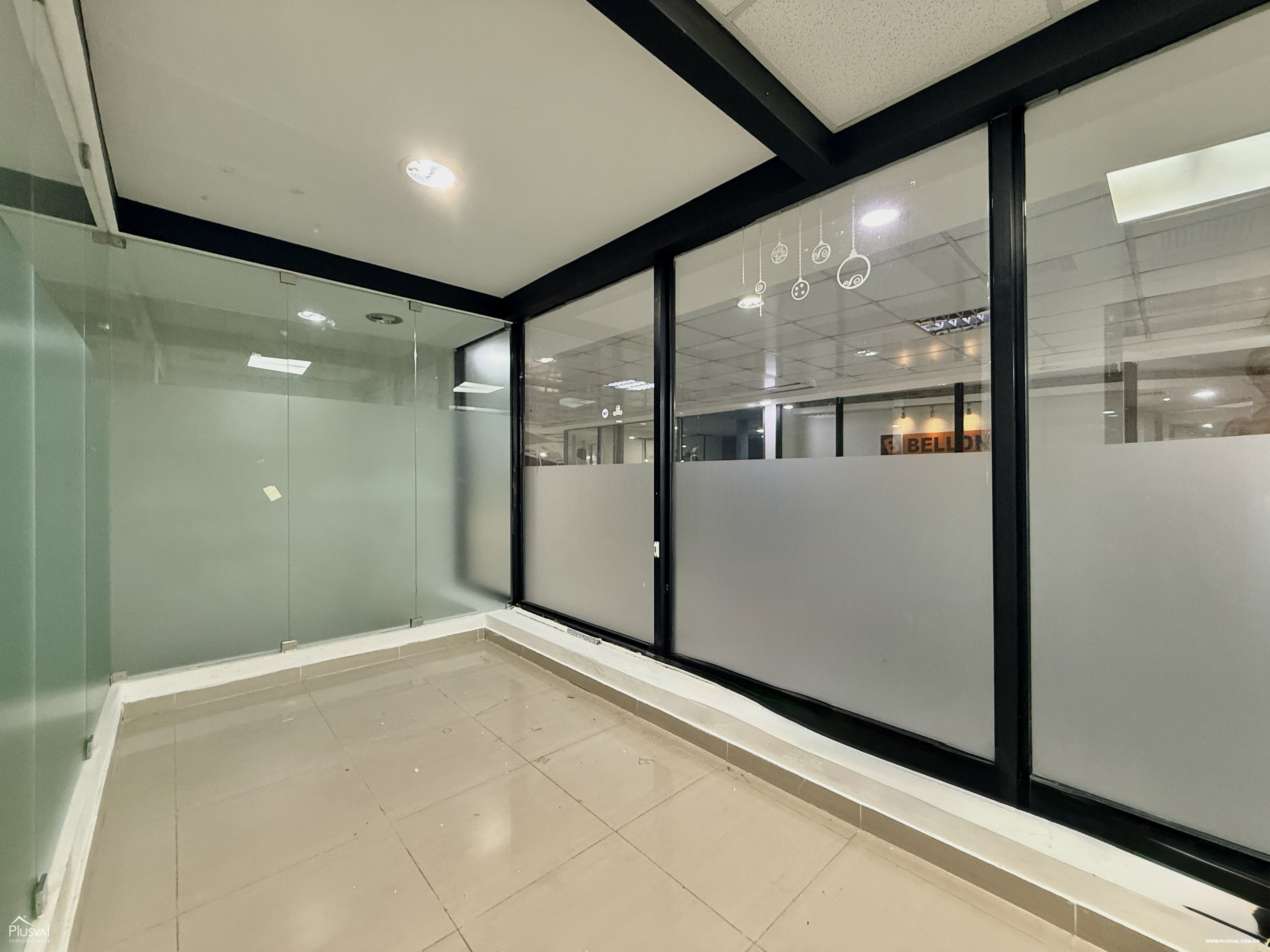 Alquiler Local de Oficina en Piantini, Vista al Mar y 300 Parqueos 483040