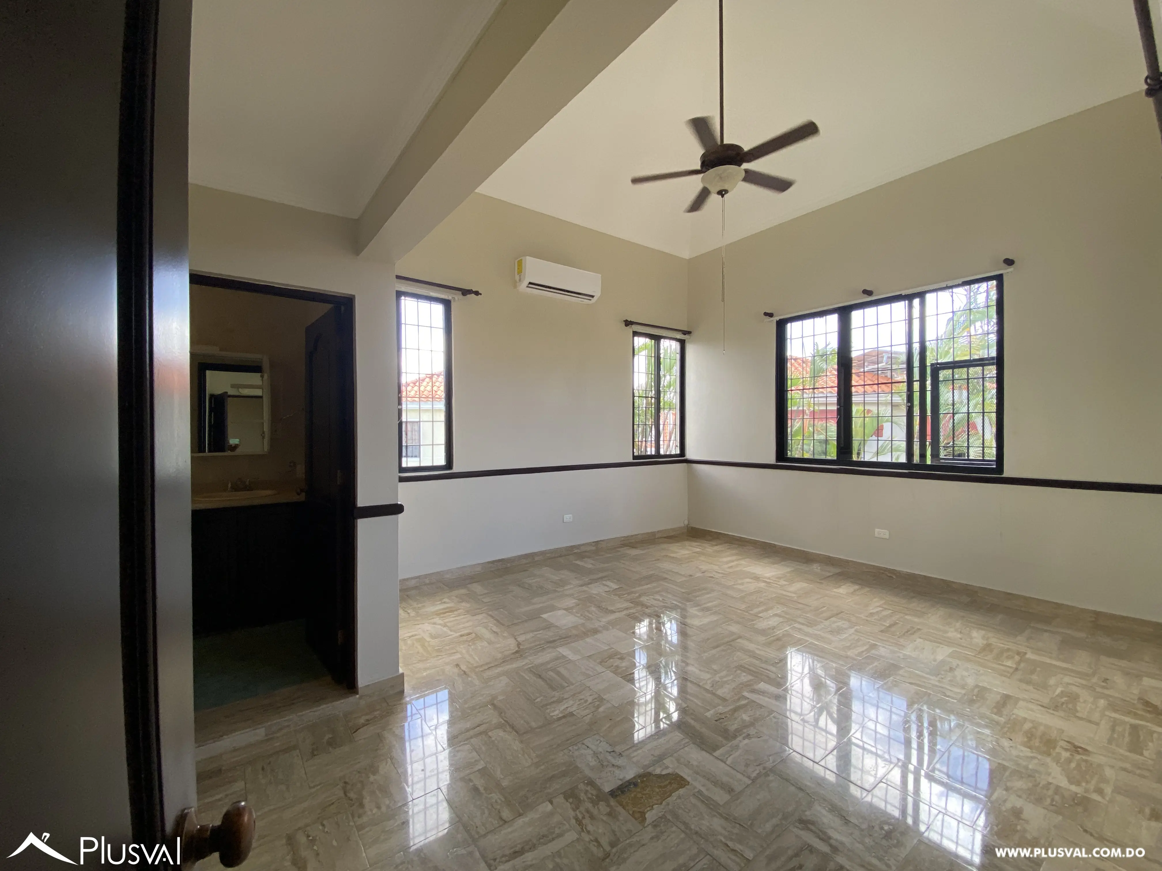 Alquilo Excelente Casa Residencial en Las Praderas 455447