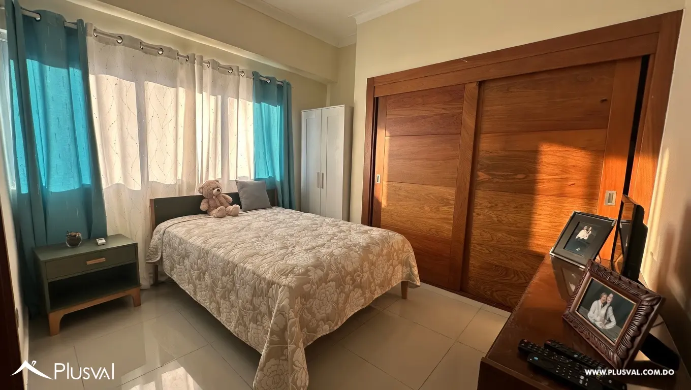 Apartamento dos niveles en Evaristo Morales 493343