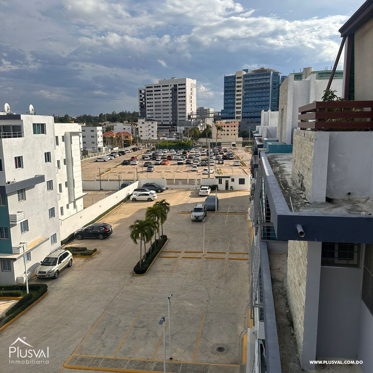 "Exclusivo PH con Vista a las Montaña detrás del HOMS: Tranquilidad y Confort en el Corazón de Santiago, República Dominicana"  E4 338278