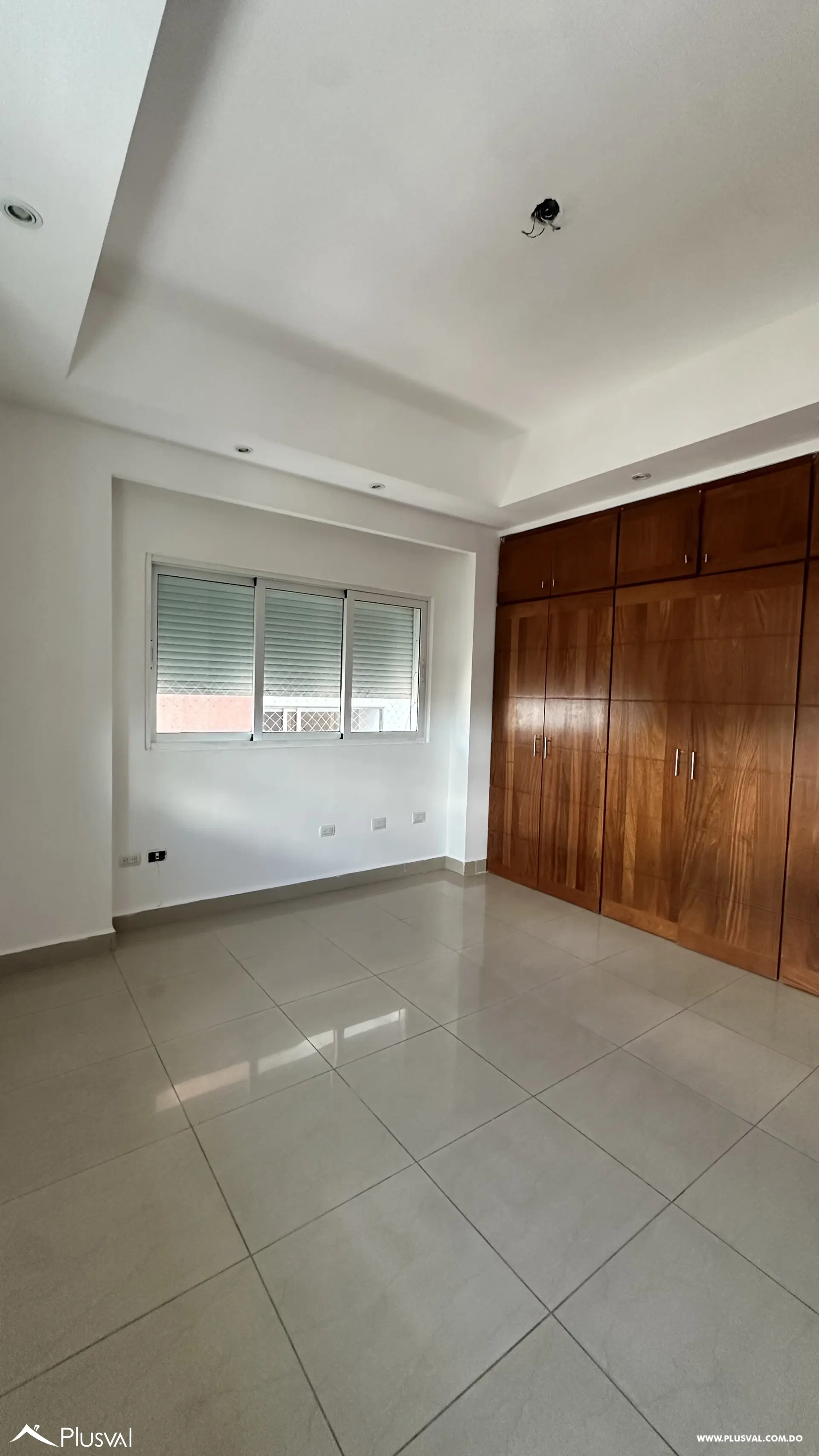 Apartamento en Venta de 3 Habitaciones en Evaristo Morales con 2 Parqueos 518293