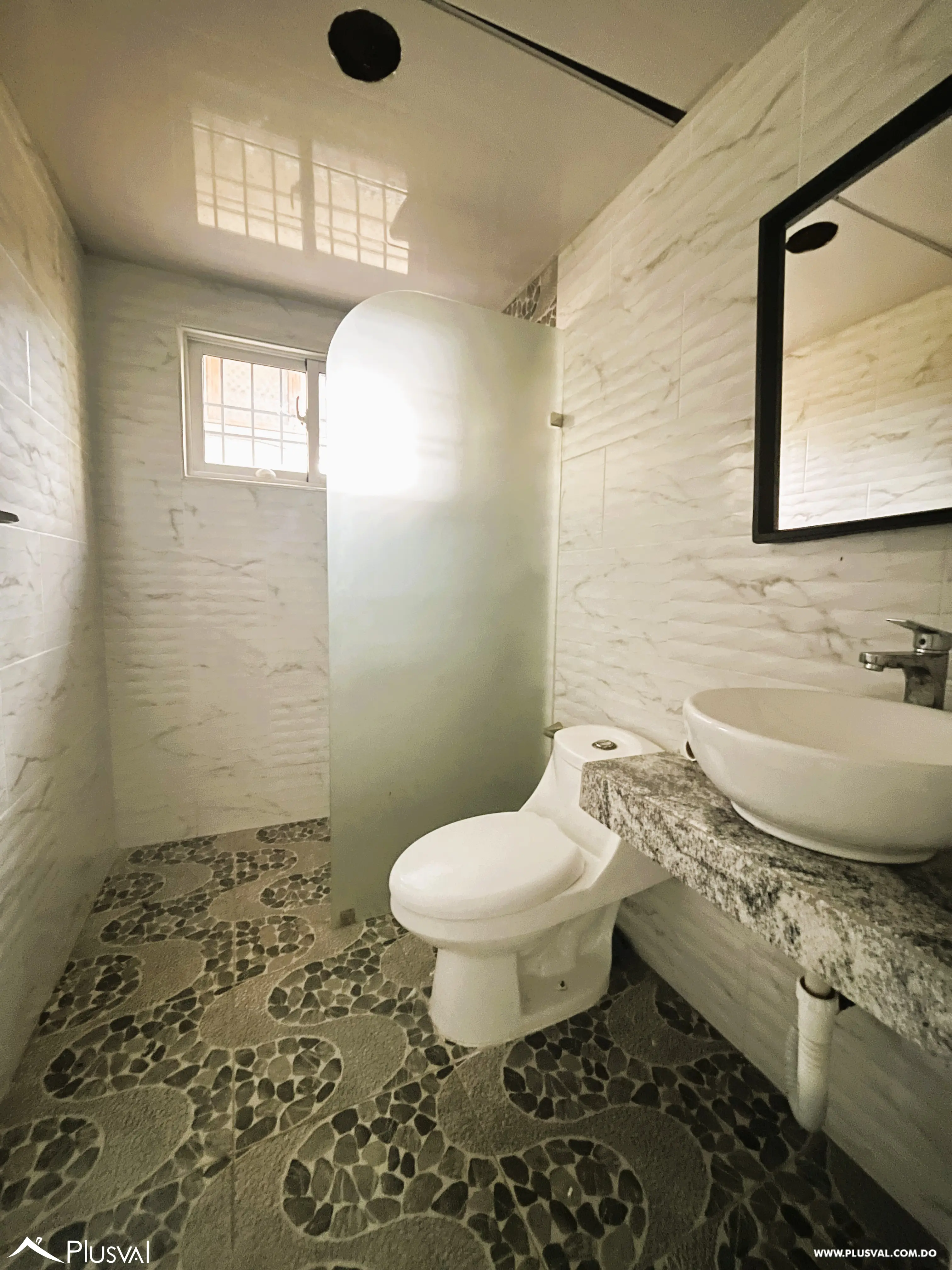 Apartamento de 3 habitaciones en alquiler en Evaristo Morales 523583