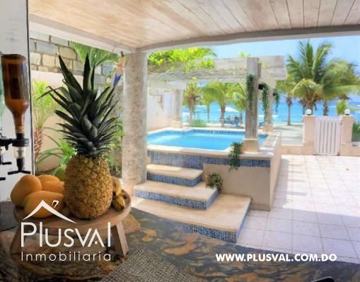 Hermosa villa en Venta en primera línea de playa en Juan Dolio (Guayacanes) 449948
