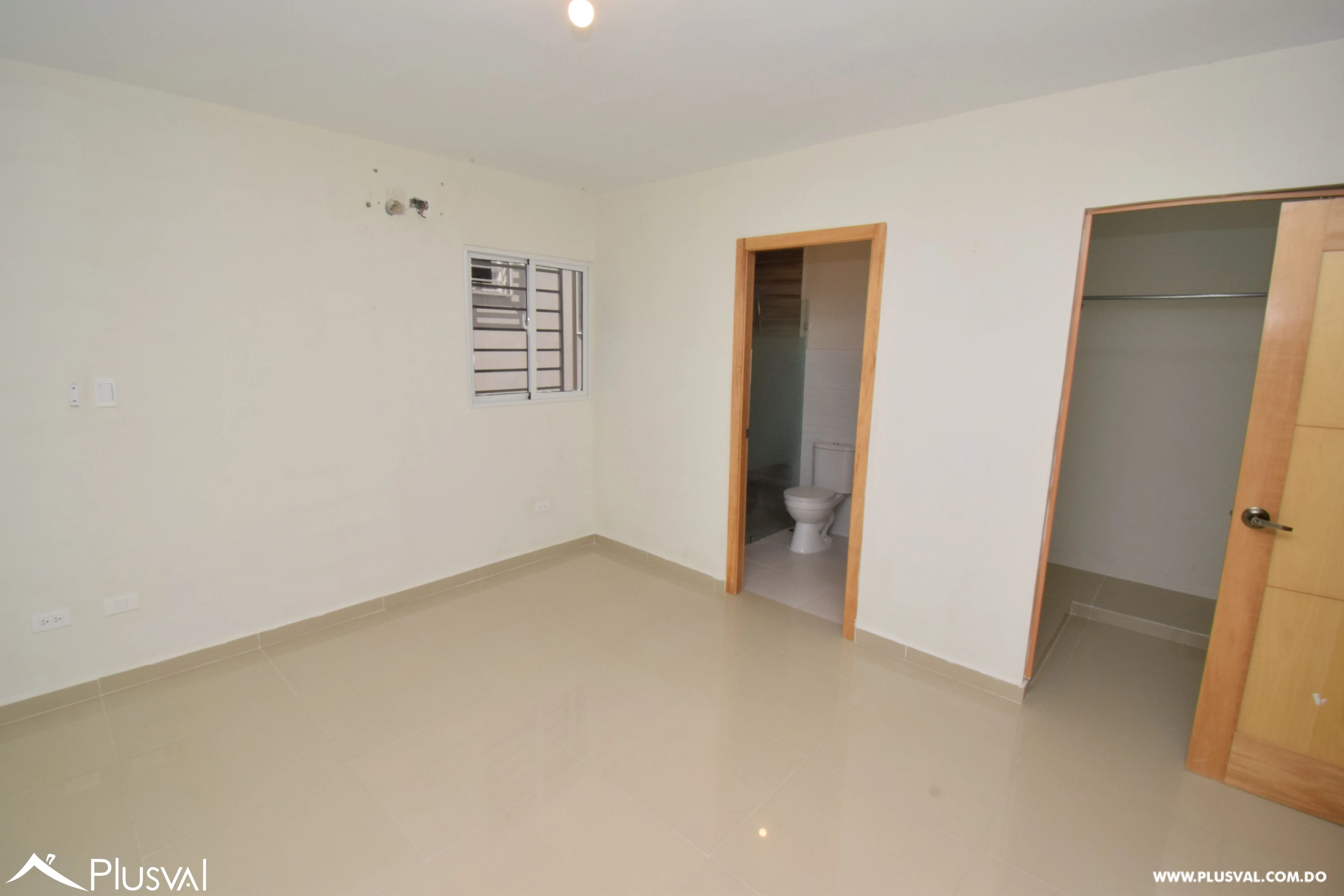 Apartamentos en alquiler cerca de la Av. República de Colombia 452102