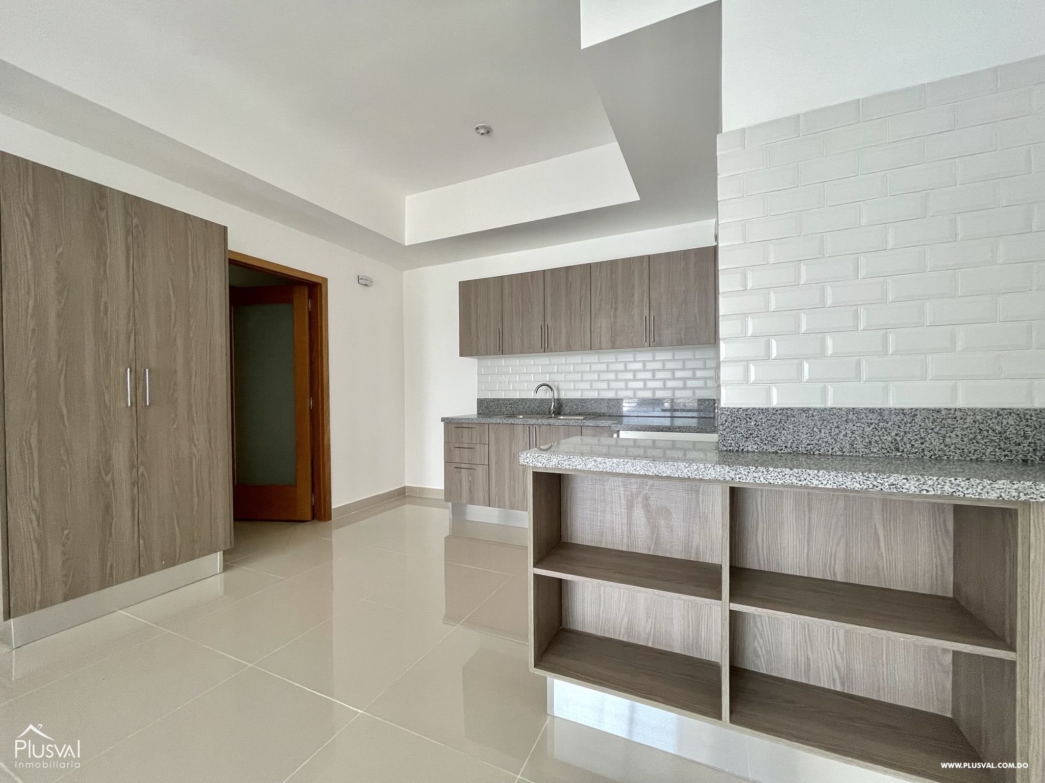 Alquiler Apartamento 2 Hab + Estudio, con Area Social y 2 parqueos + Locker en Serralles 235920