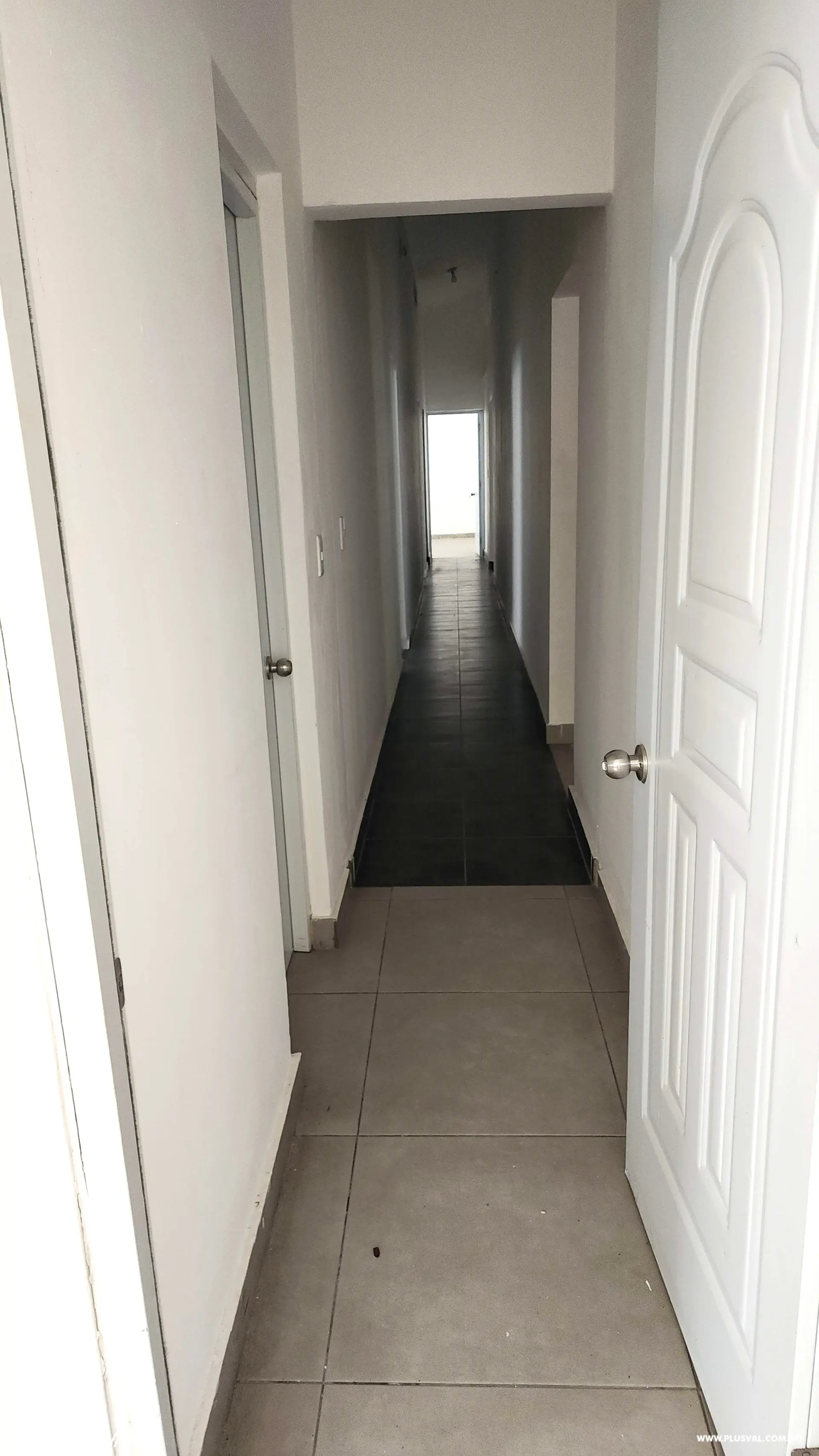 Se alquila casa para fines comerciales. 502700