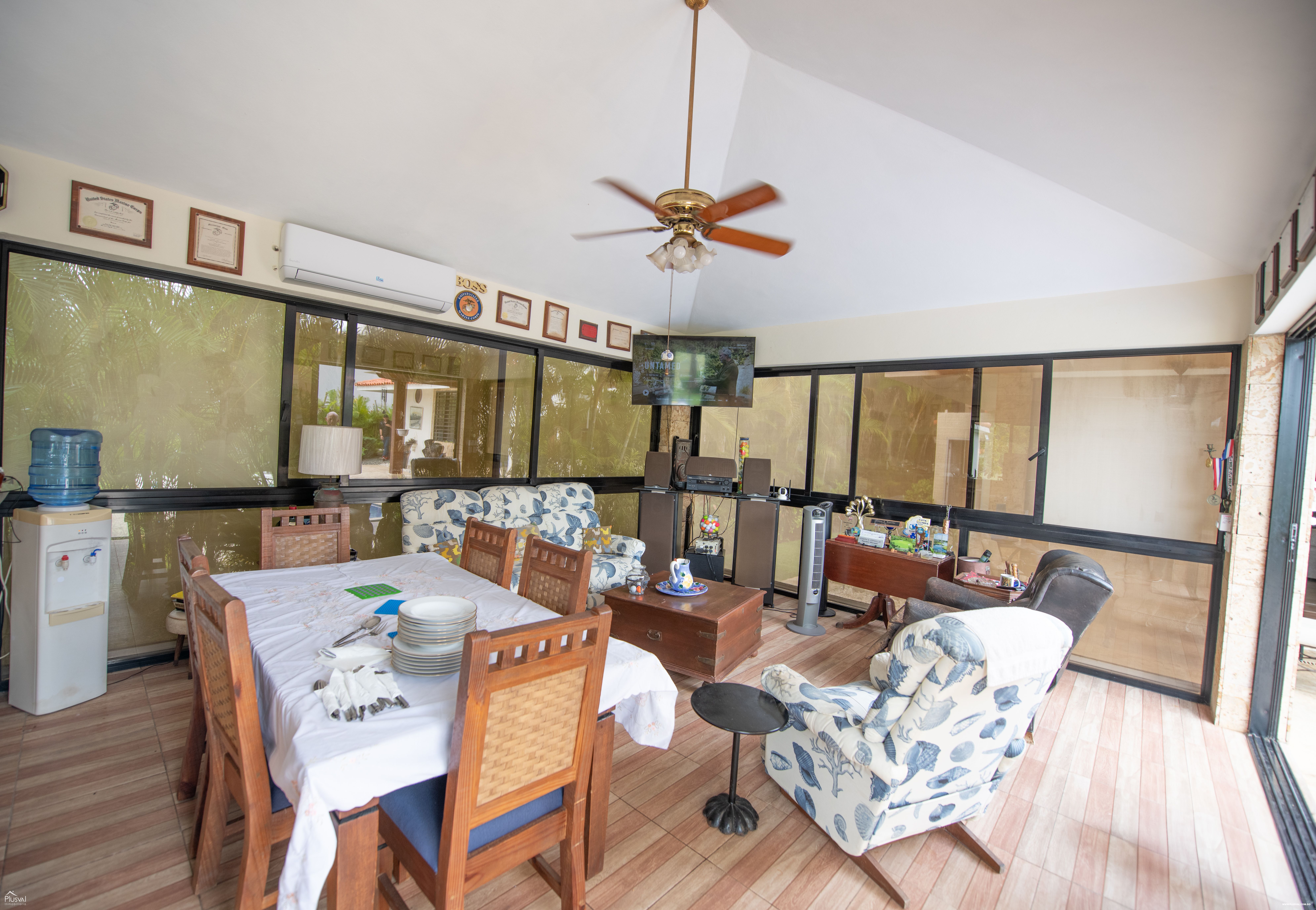 Villa en venta en metro Country Club con piscina privada y vista al campo de golf 456534