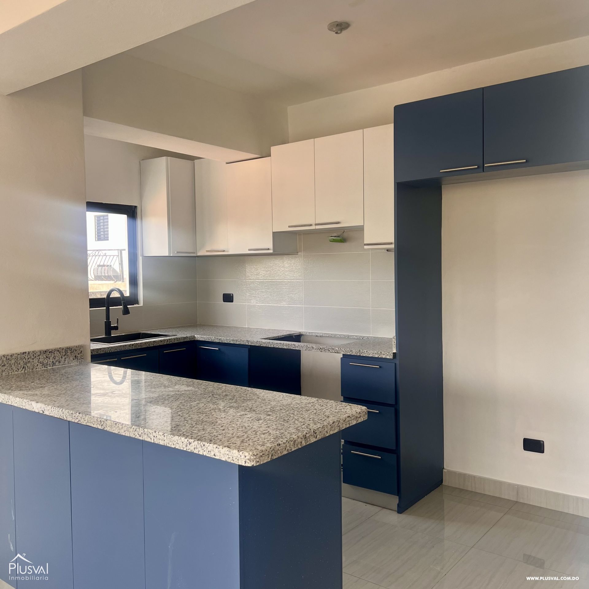 Apartamentos en la Urbanizacion Tropical 431159