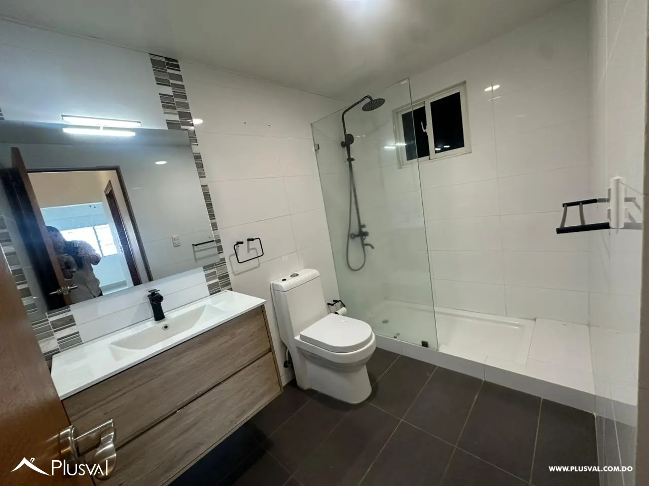 Alquiler de apartamento de 3 habitaciones en Evaristo Morales 470022