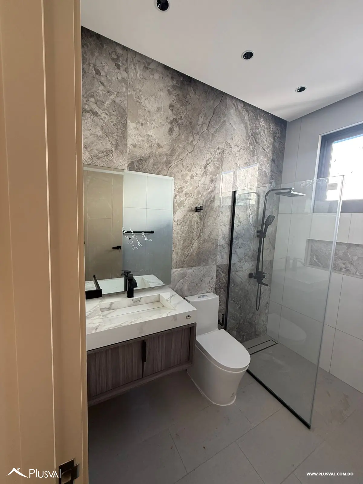 Moderna Residencia a Minutos del Aeropuerto de Santiago 512733
