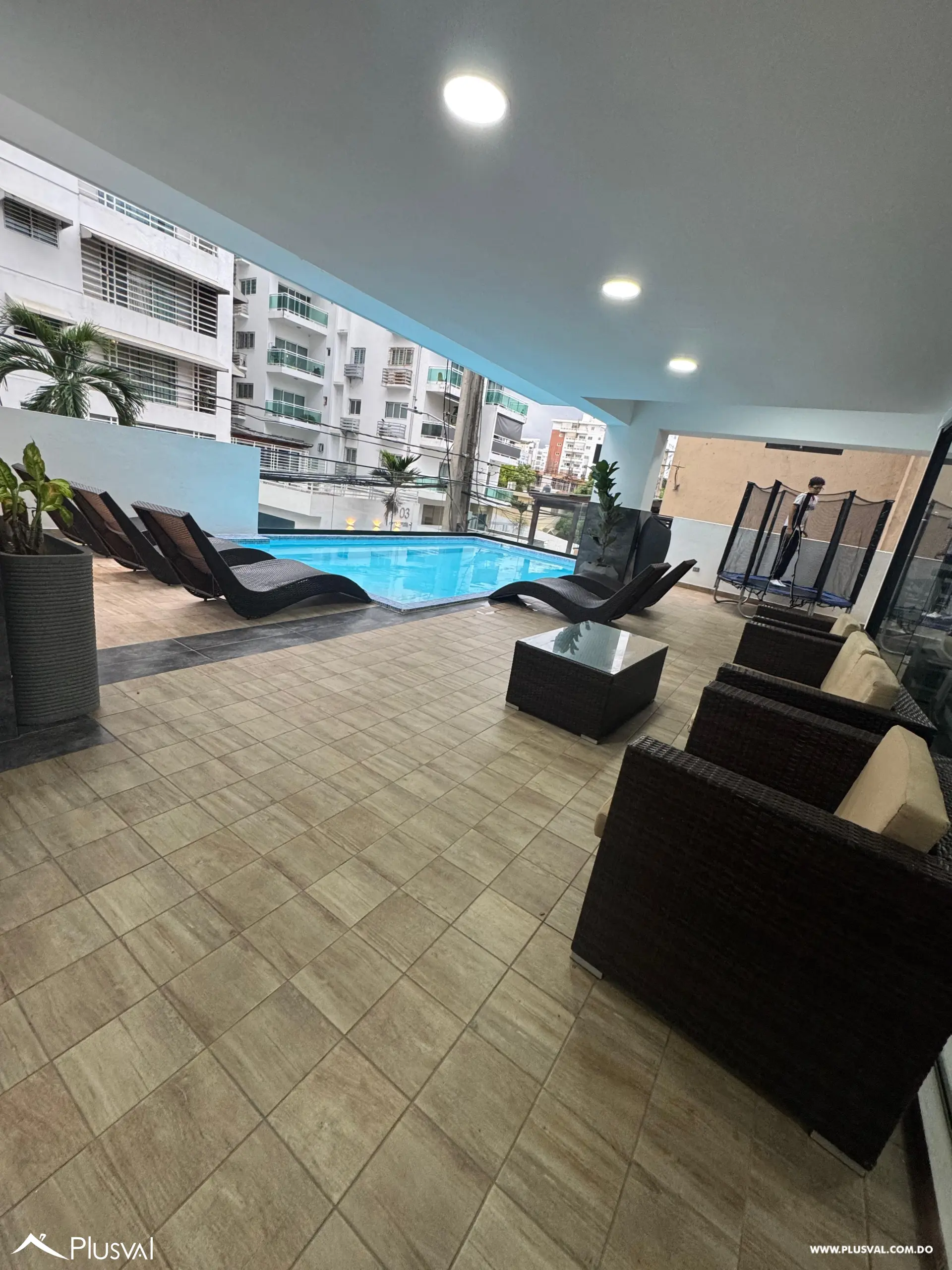 Alquiler de apartamento en torre moderna de Evaristo Morale 482316