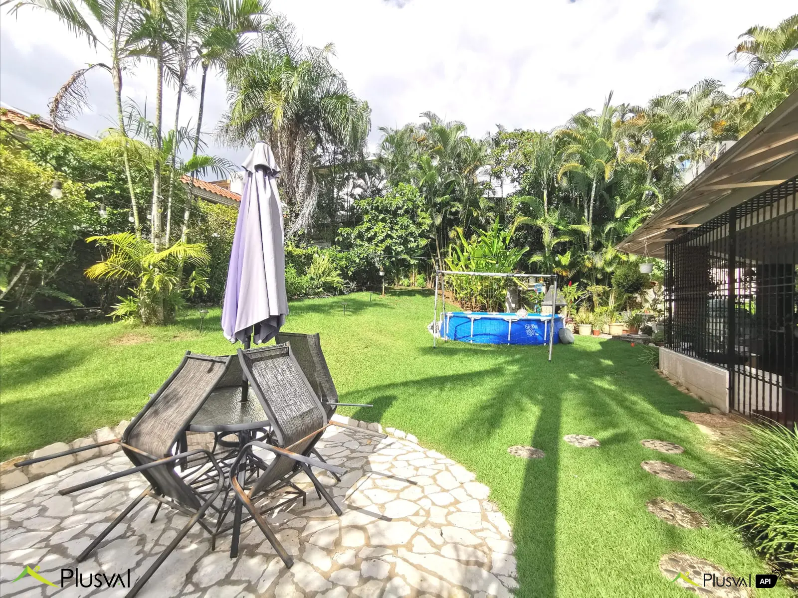 Se vende amplia casa en Altos de Arroyo Hondo II con patio 450336