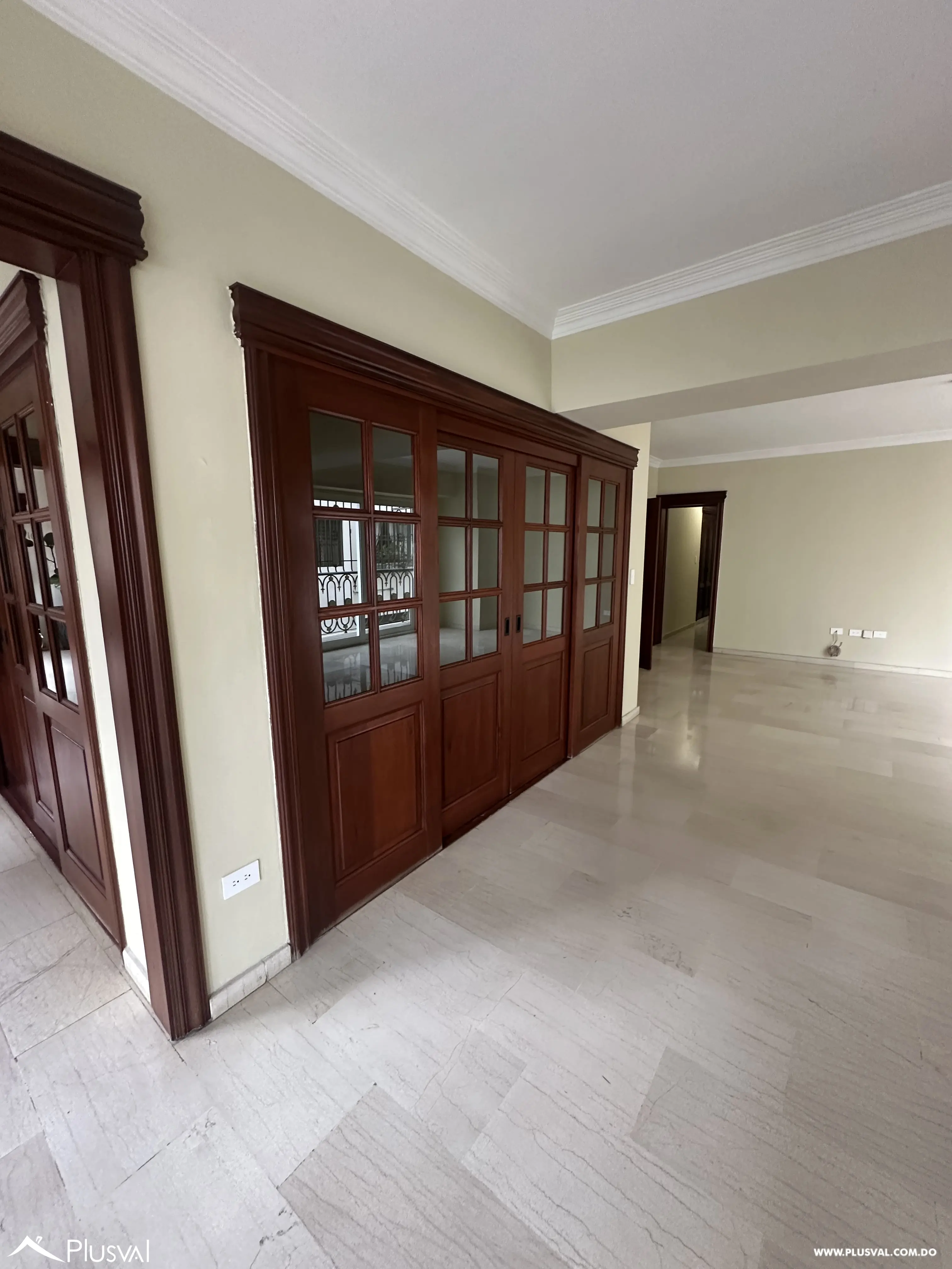 Apartamento en alquiler en Naco de 225mts. 519981