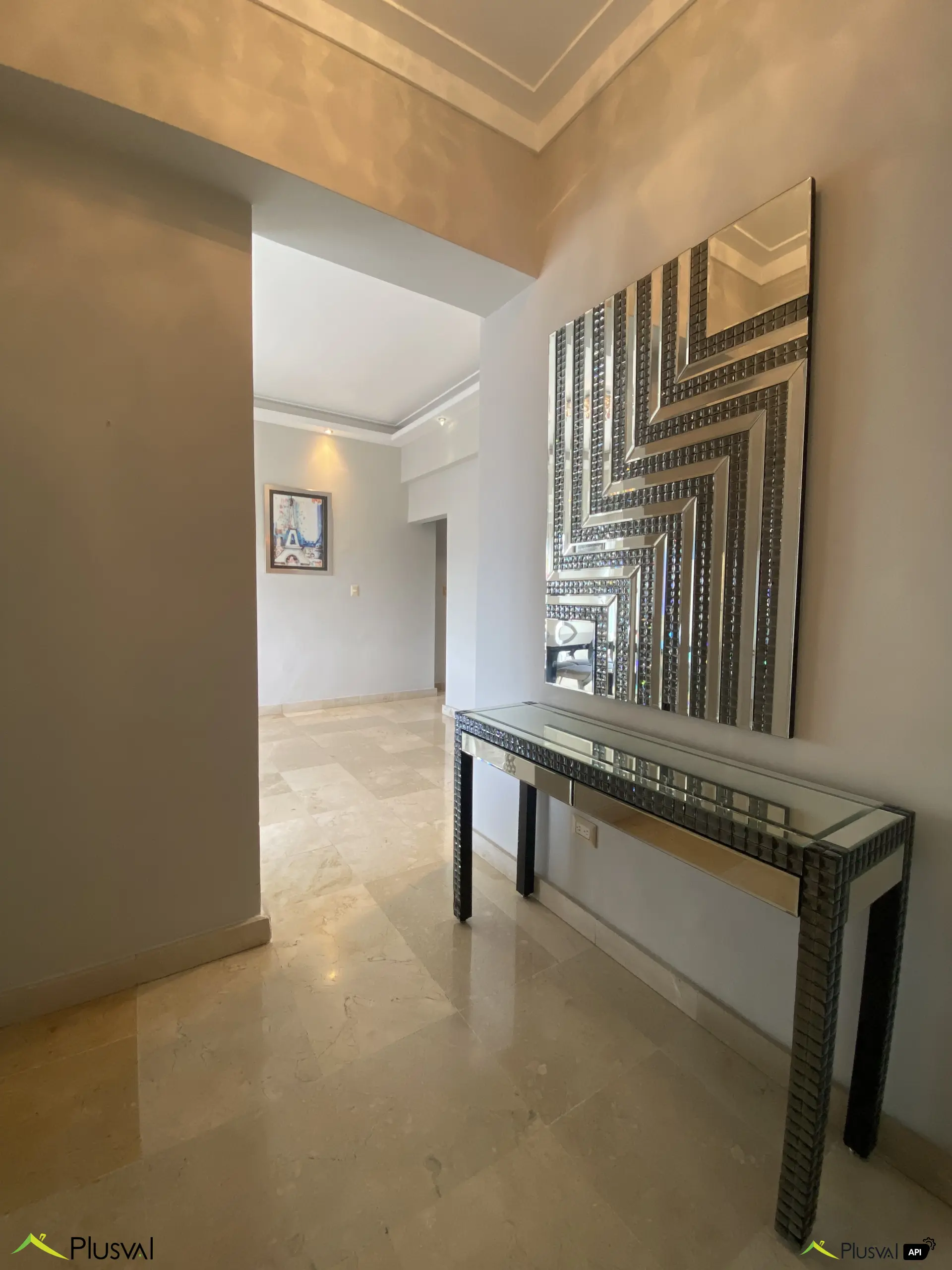 Apartamento en alquiler Totalmente Amueblado en Evaristo Morales 445326