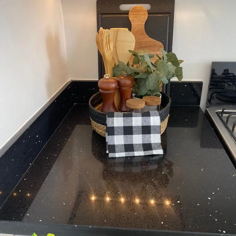 Amplio apartamento en venta con terraza y acceso a playa en Punta Cana Village 444524