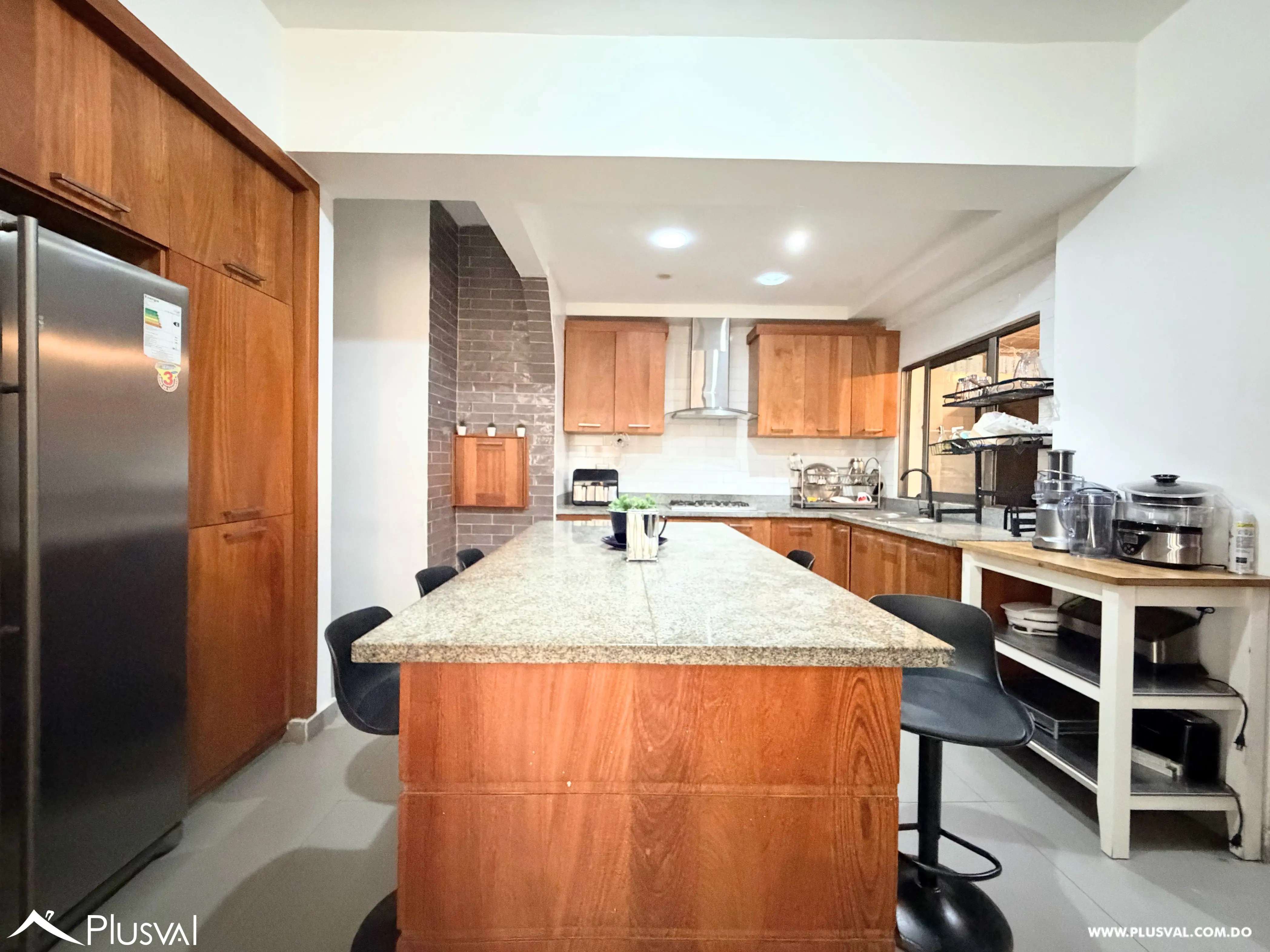 Se vende amplio apartamento de 4 habitaciones en Naco. 536780