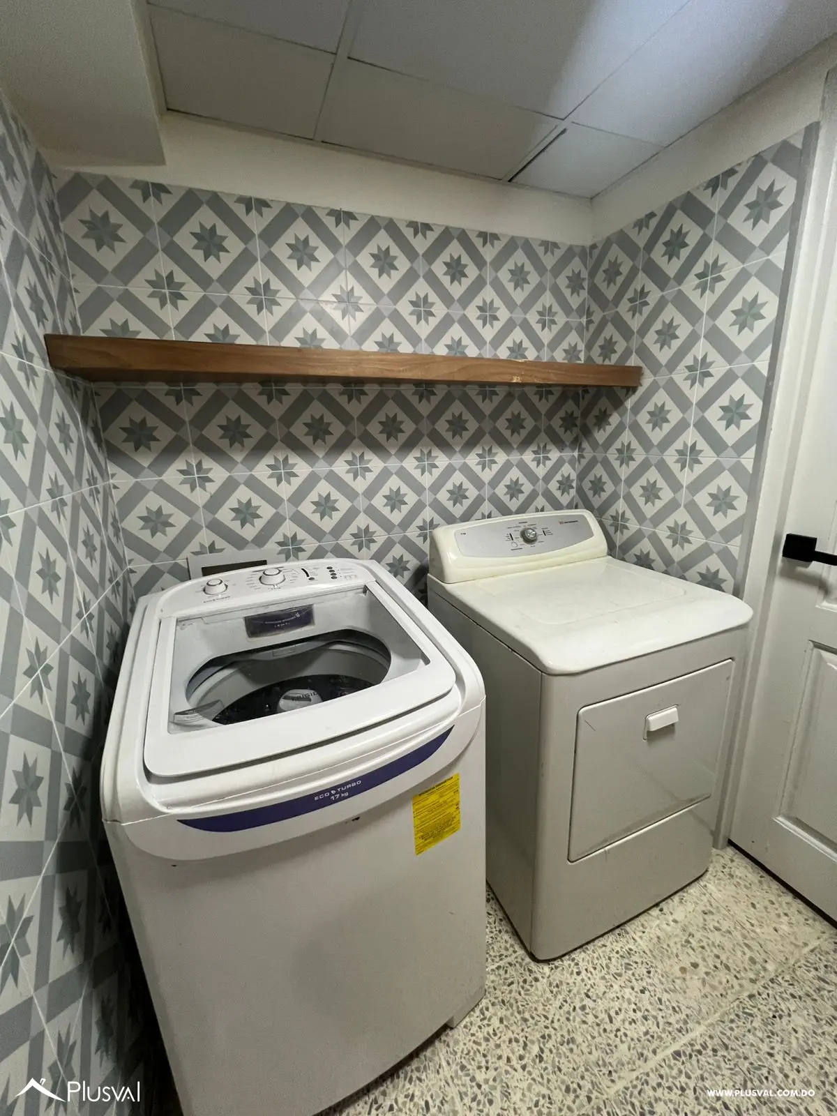 Se alquila apartamento amplio de 3 habitaciones amueblado 502348