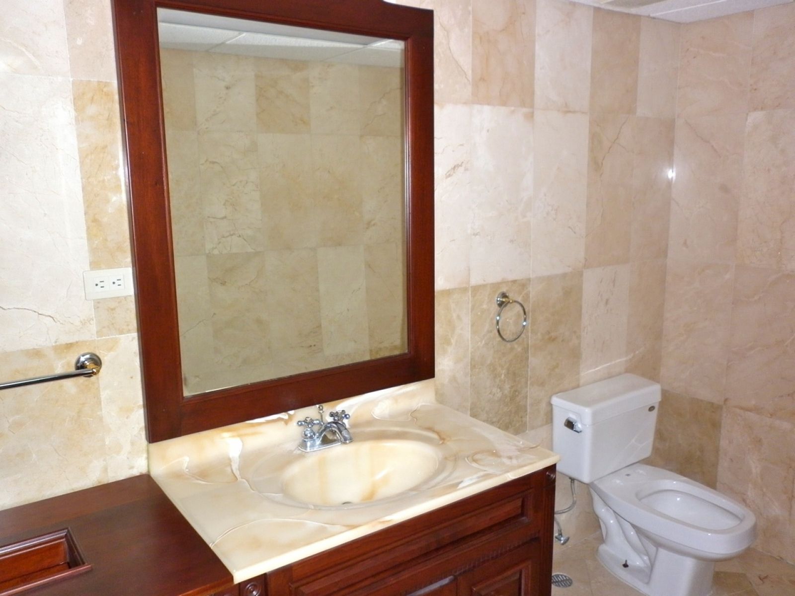 Local comercial en alquiler, Piantini. 16127