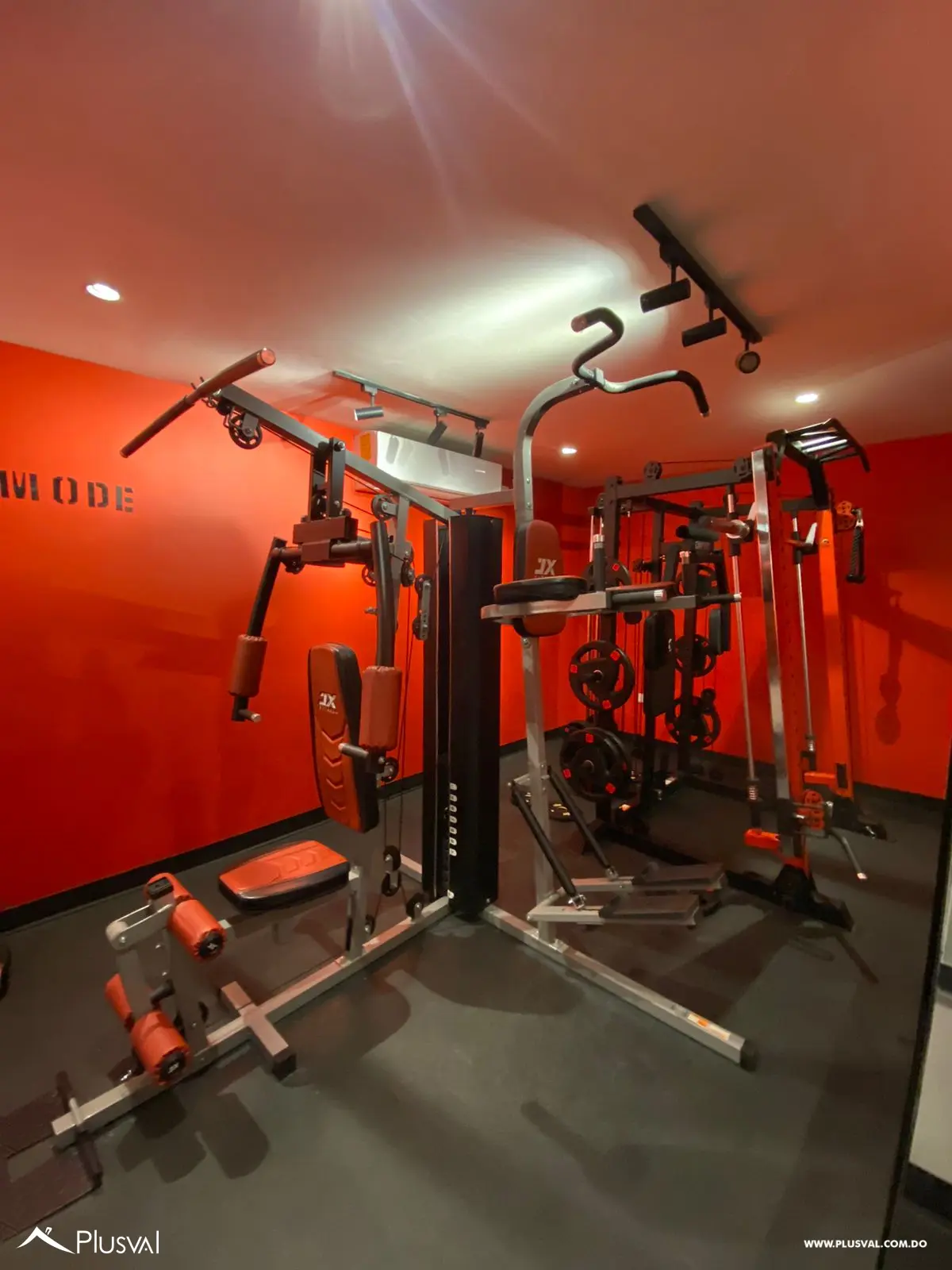 Amplio apartamento para alquiler en Evaristo Morales. 472751