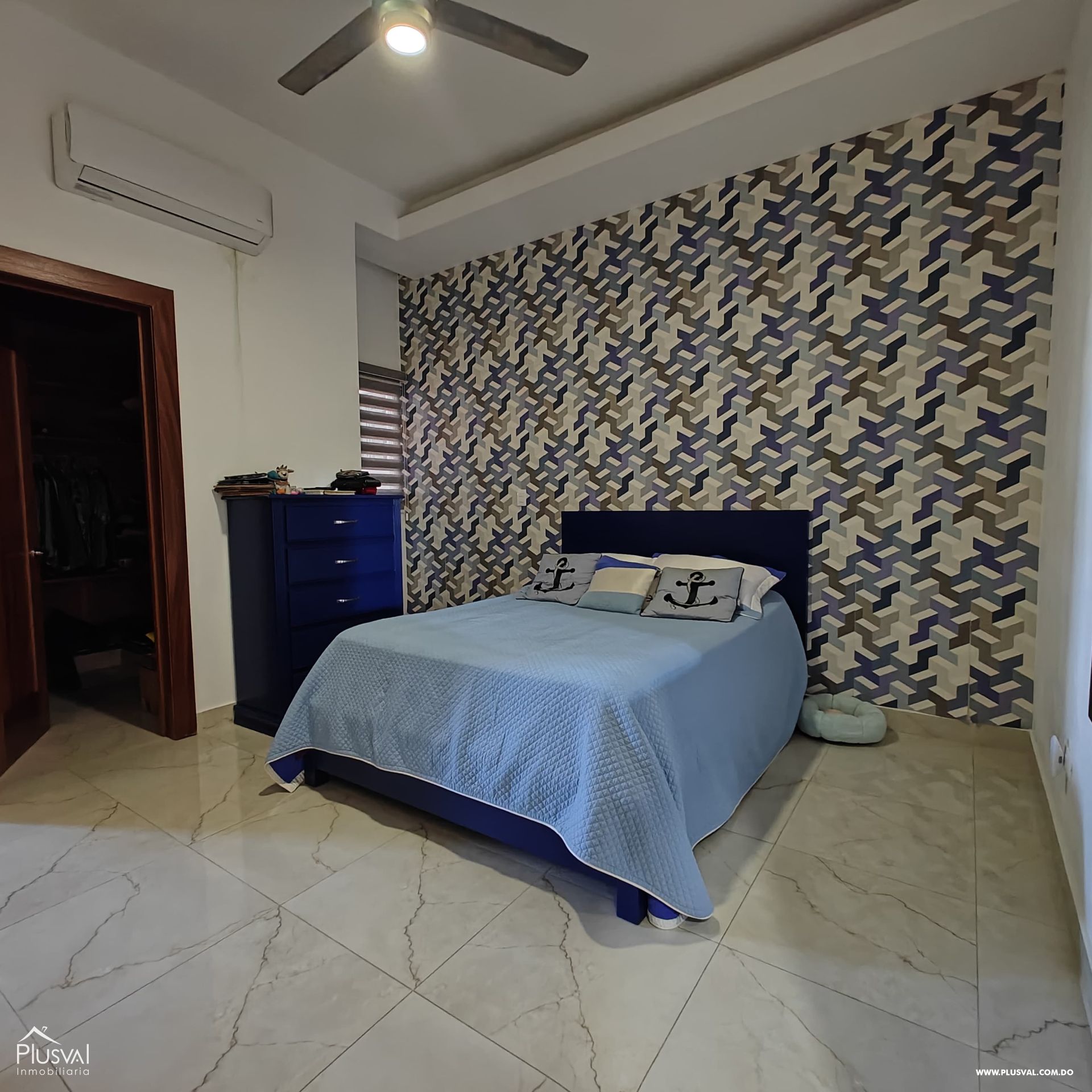 Venta de  Casa con Piscina en Los Robles, La Vega. 410924