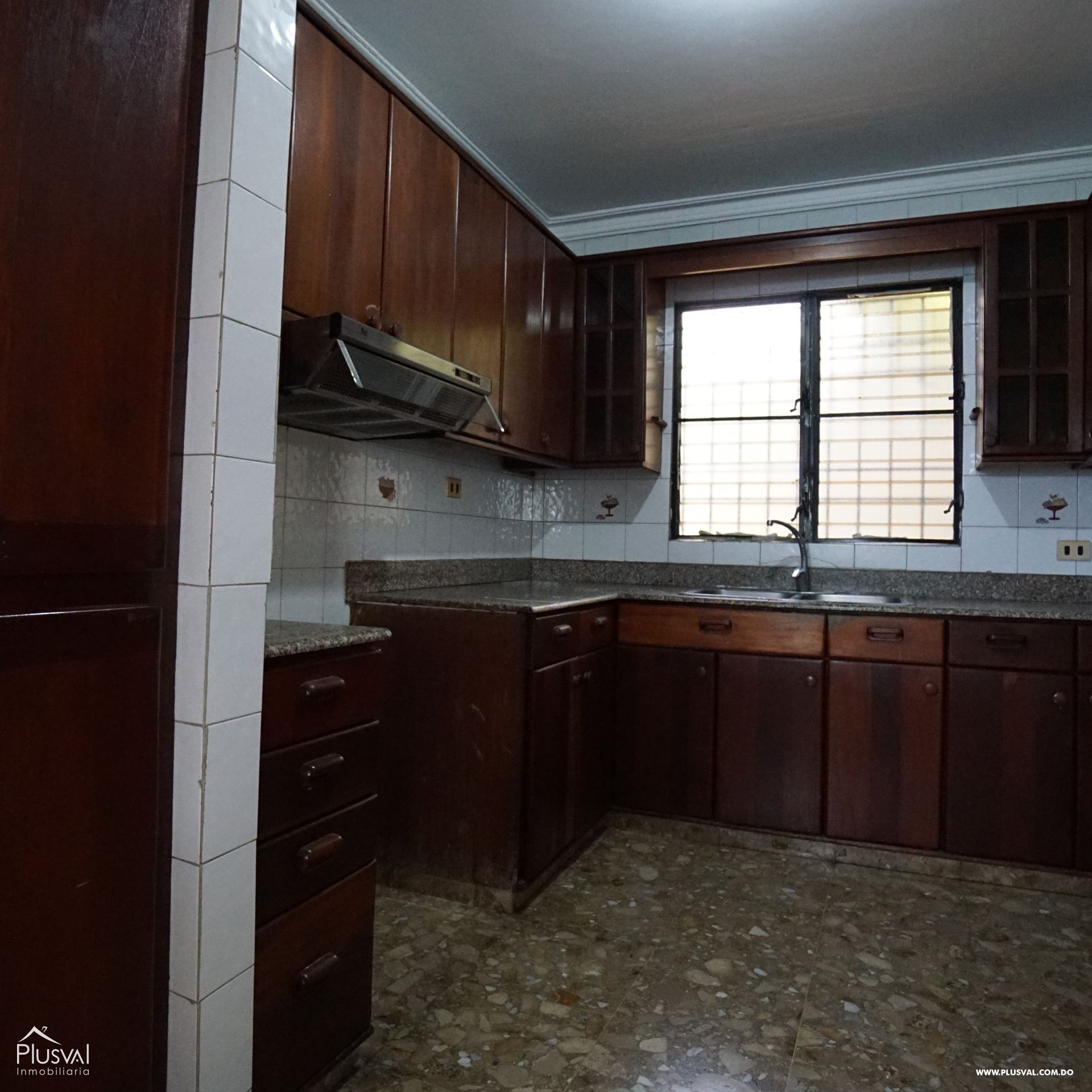 Amplia casa en VENTA en Cuesta Brava. 383599