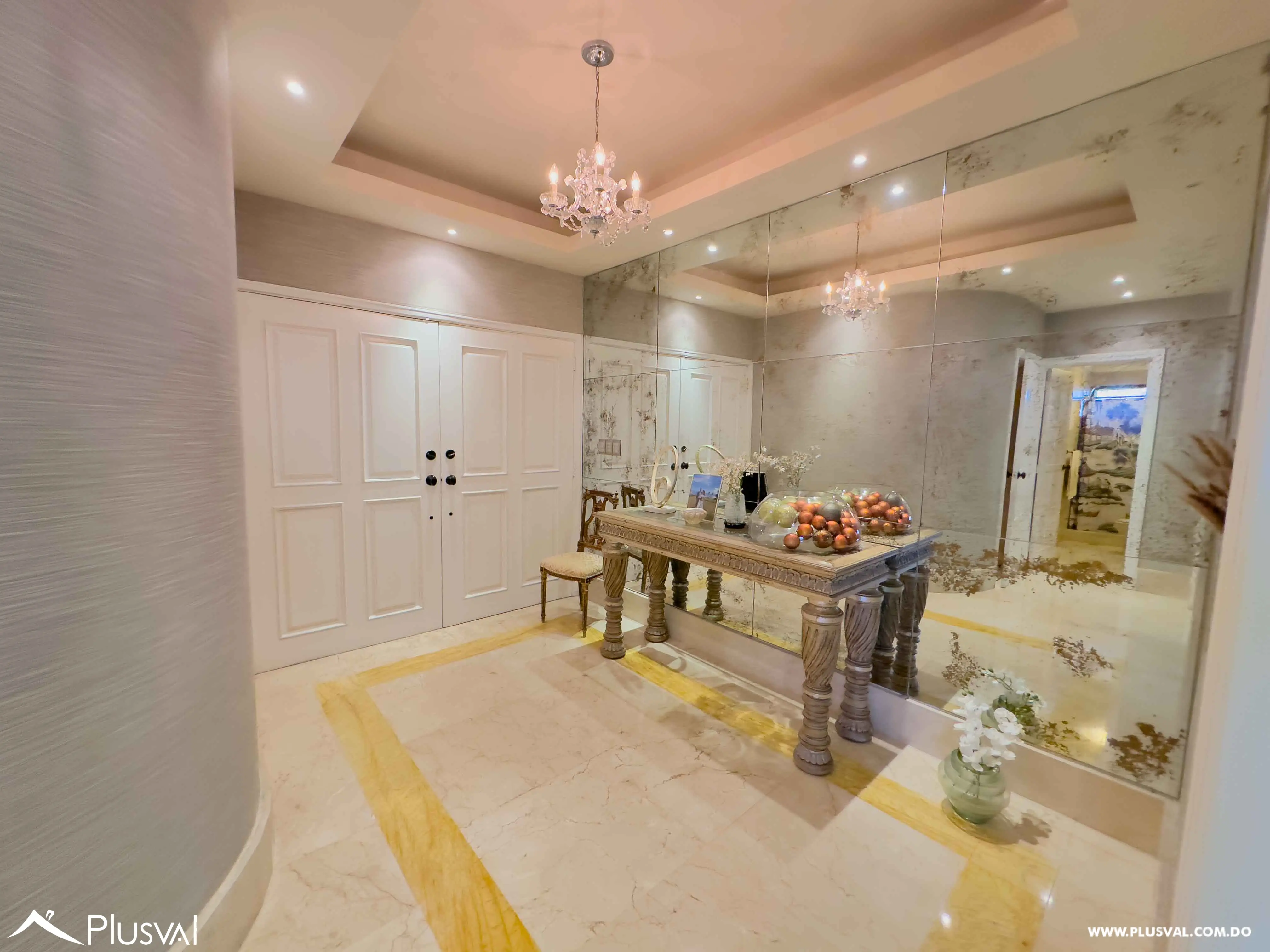 Lujoso apartamento clásico en venta en la Anacaona 497227