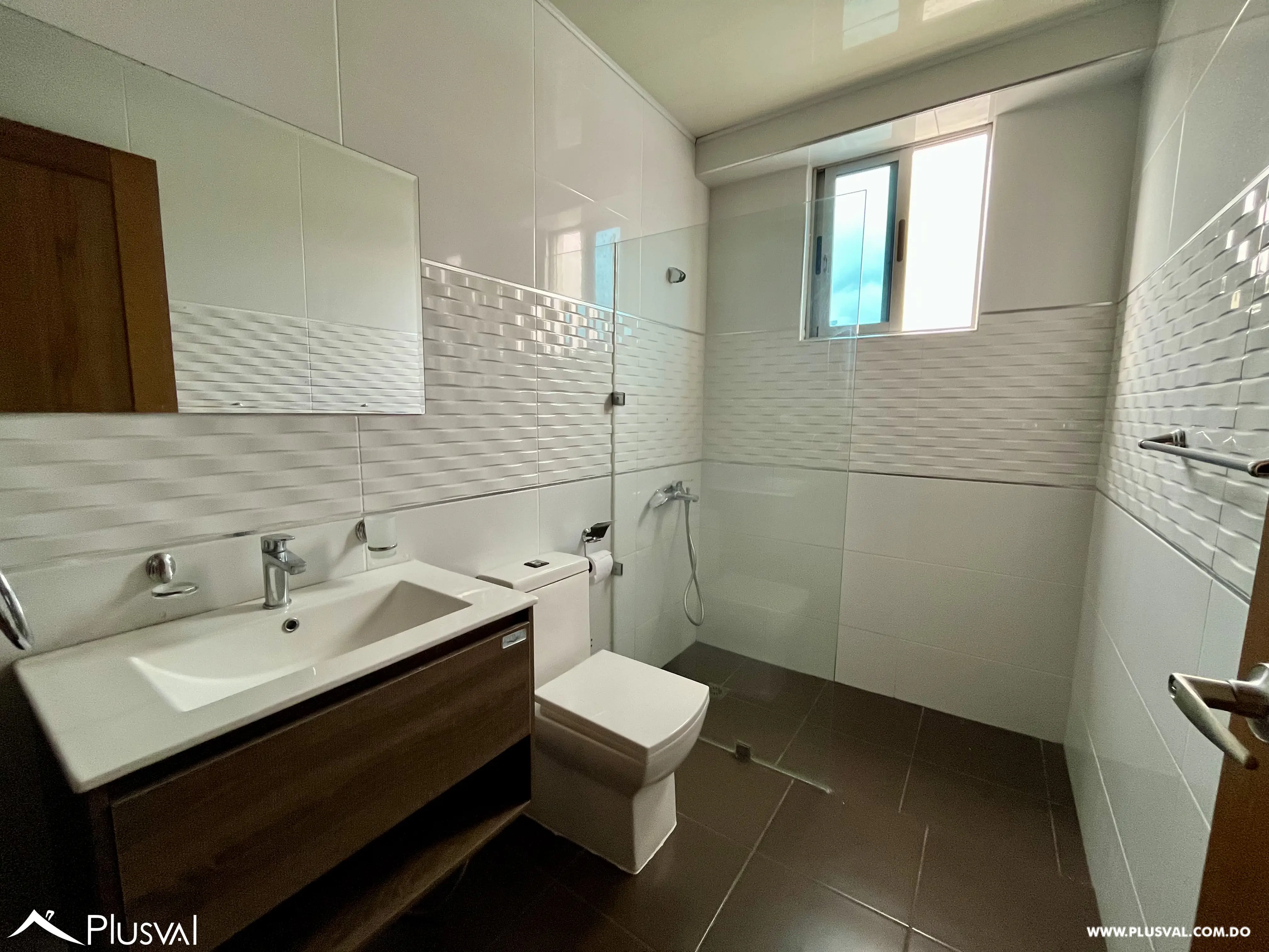 Se vende amplio apartamento con balcon tipo terraza 492544