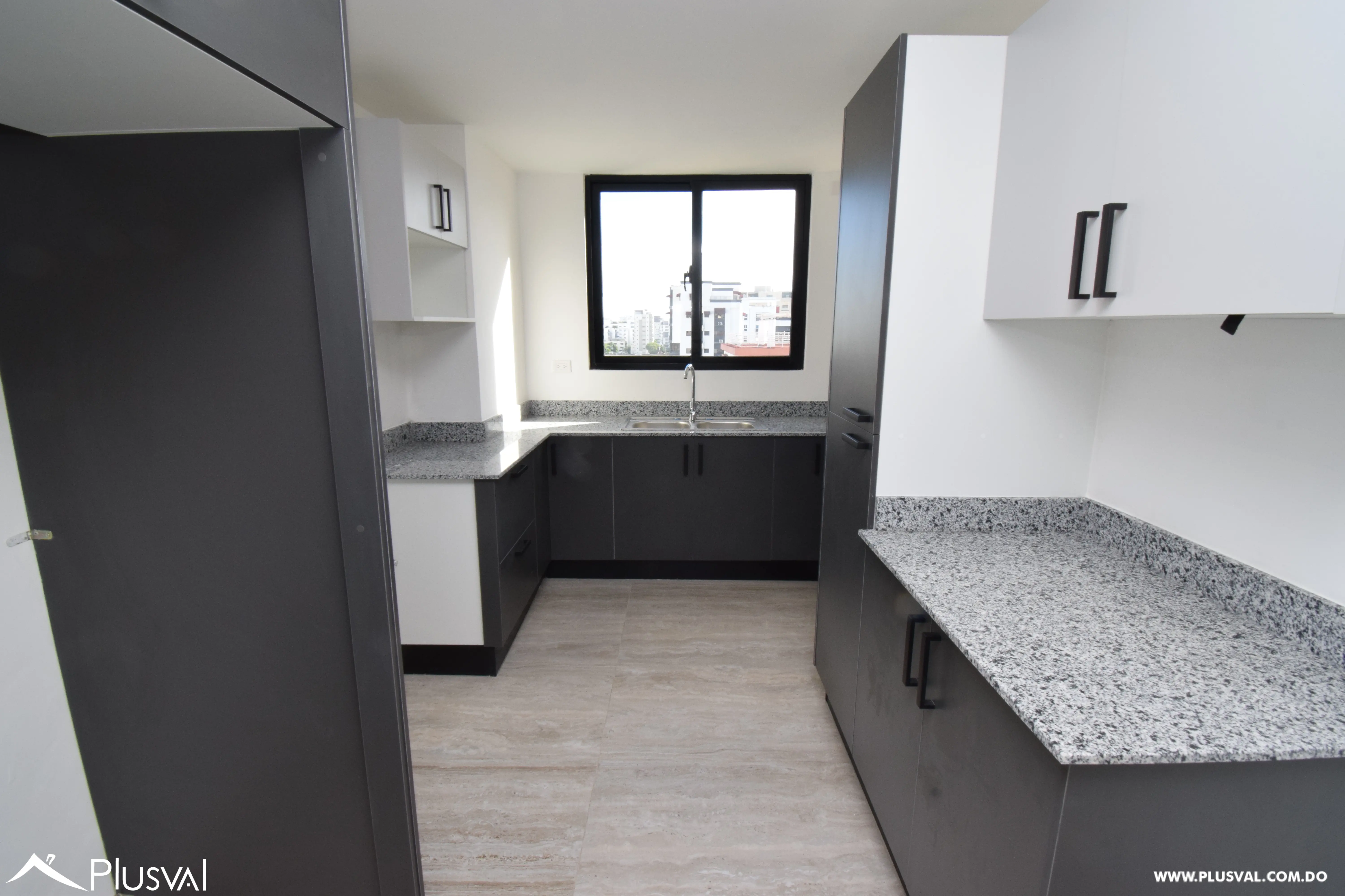 Apartamento en venta en el Evaristo Morales en espera a estrenar por ti. 472111