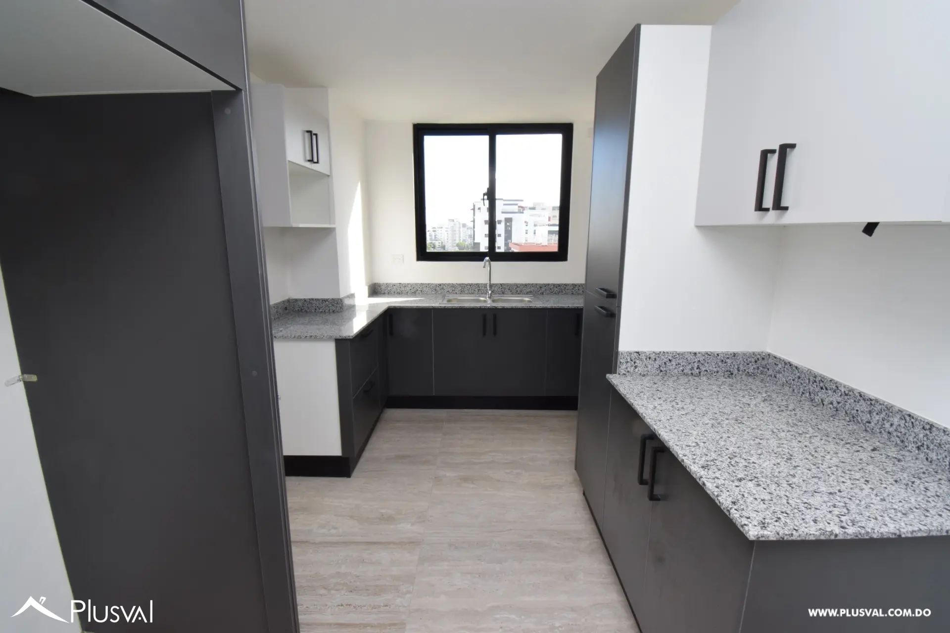 Apartamento en venta en el Evaristo Morales en espera a estrenar por ti. 472111