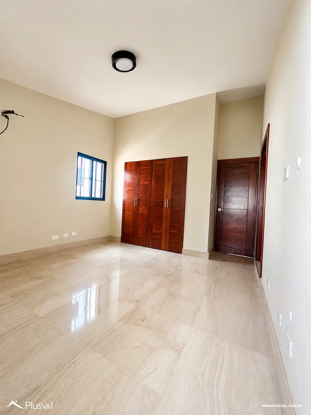 Casa en alquiler en Ensanche Paraíso | Uso residencial o comercial 520033