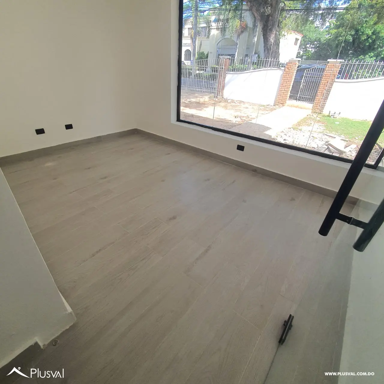 Se Alquila Local Nuevo en Zona universitaria 461540