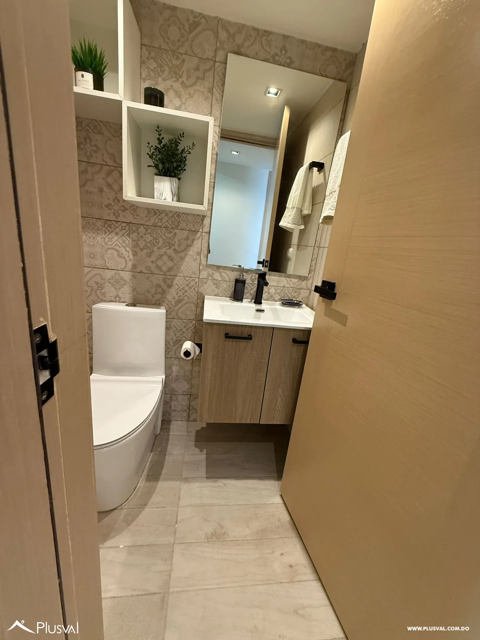 Apartamento en alquiler en Evaristo Morales 460055