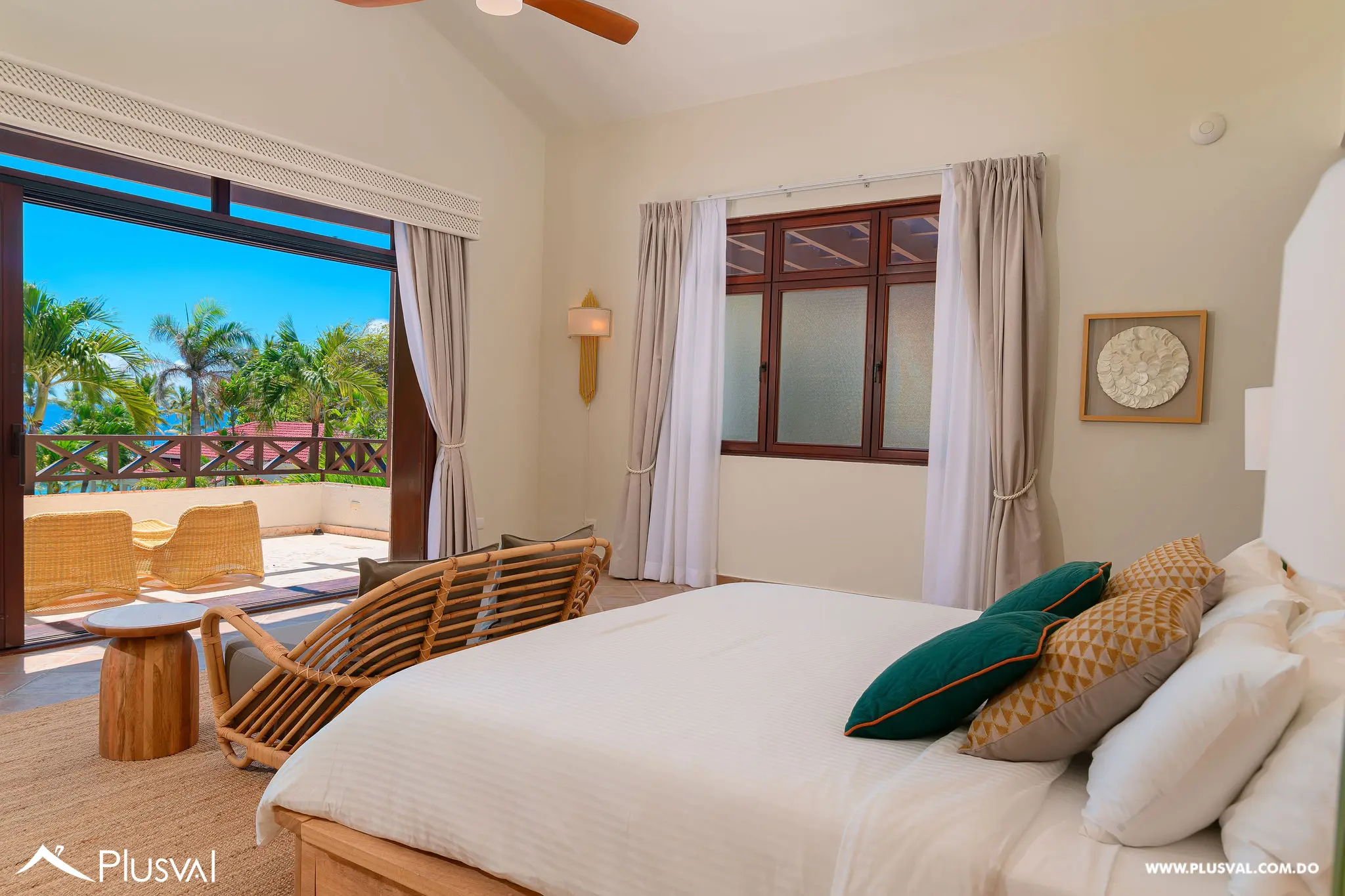 Preciosa Villa en venta. primera línea de playa en Cabrera 476756