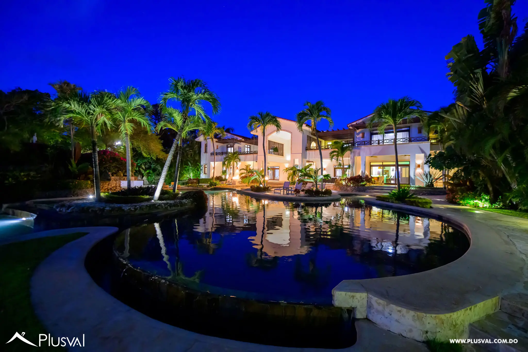 Preciosa Villa en venta. primera línea de playa en Cabrera 476767