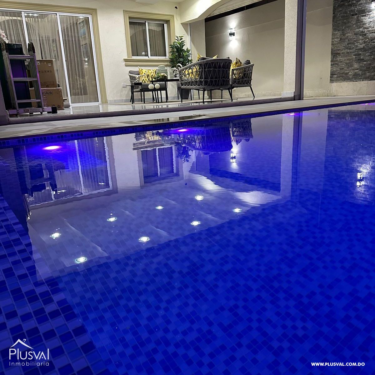 Casa en venta en Santo Domingo Este, 3 niveles de lujo y confort 401374
