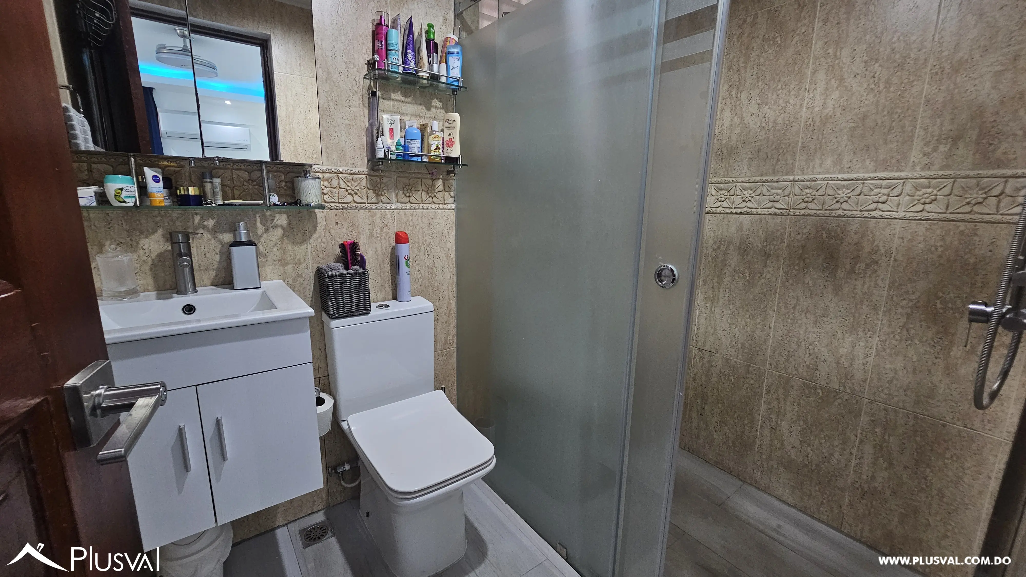 Apartamento en alquiler con terraza privada en Renacimiento 519882