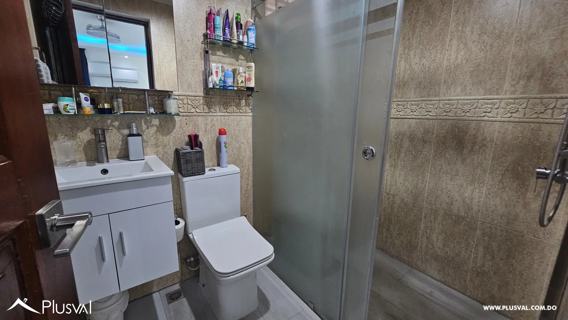 Apartamento en alquiler con terraza privada en Renacimiento 519882